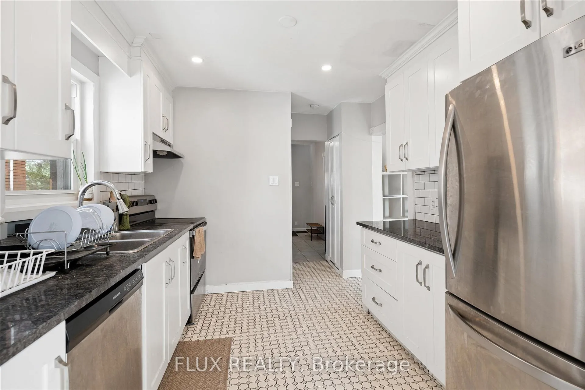 Photo 12 of 367 Victoria Street S, Kitchener, Cherry Hill — HOMEH