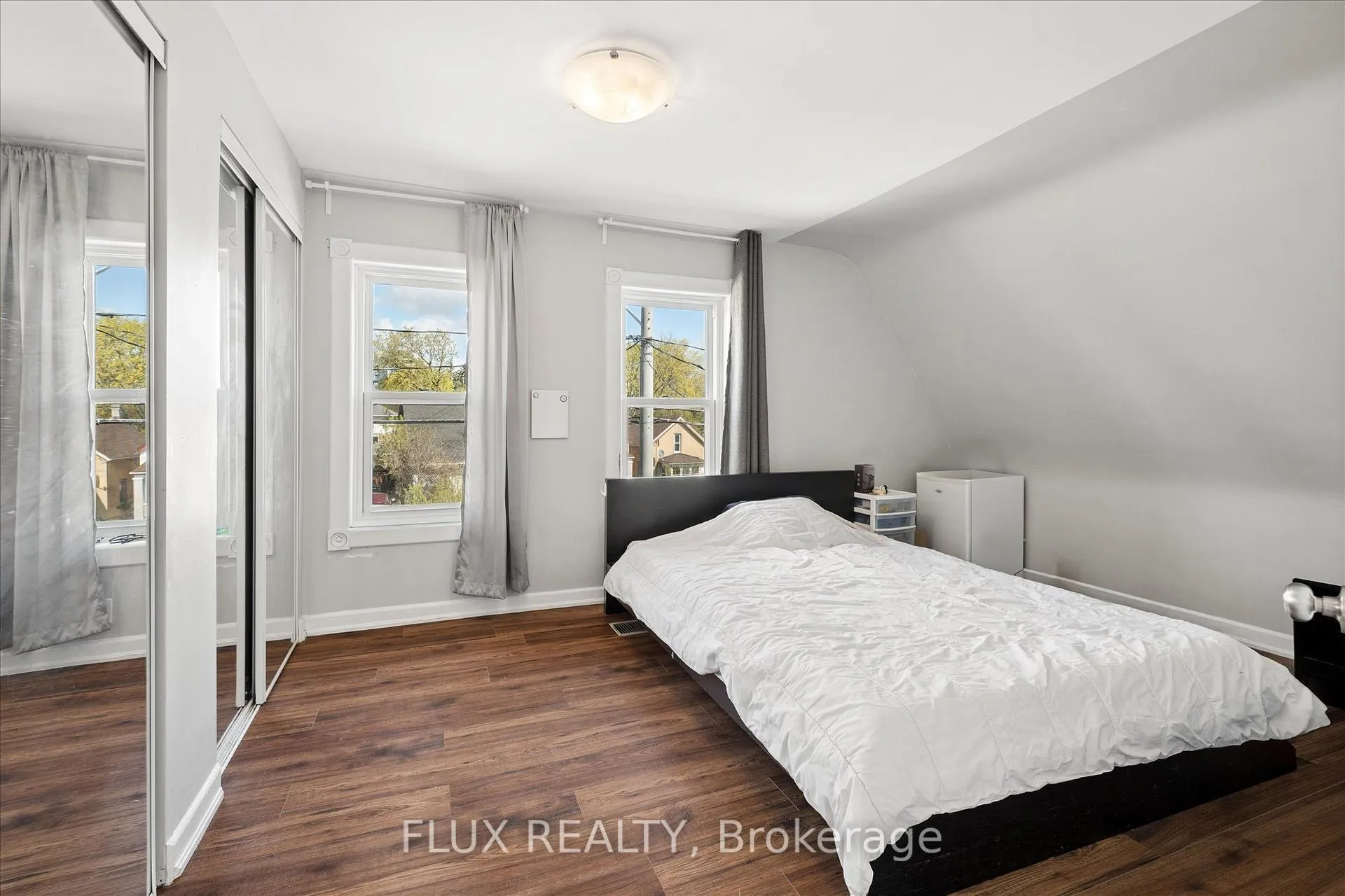 Photo 16 of 367 Victoria Street S, Kitchener, Cherry Hill — HOMEH