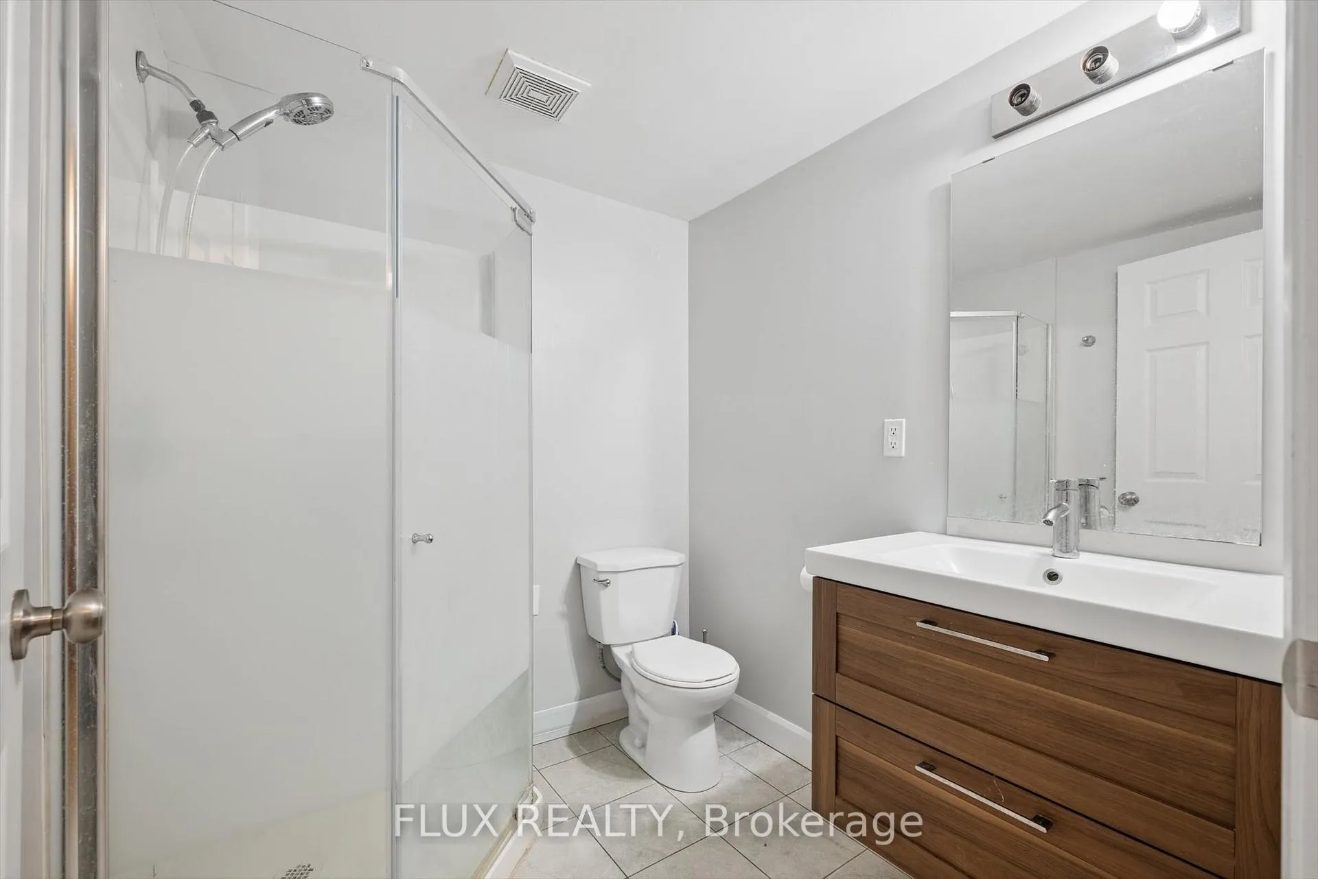 Photo 24 of 367 Victoria Street S, Kitchener, Cherry Hill — HOMEH
