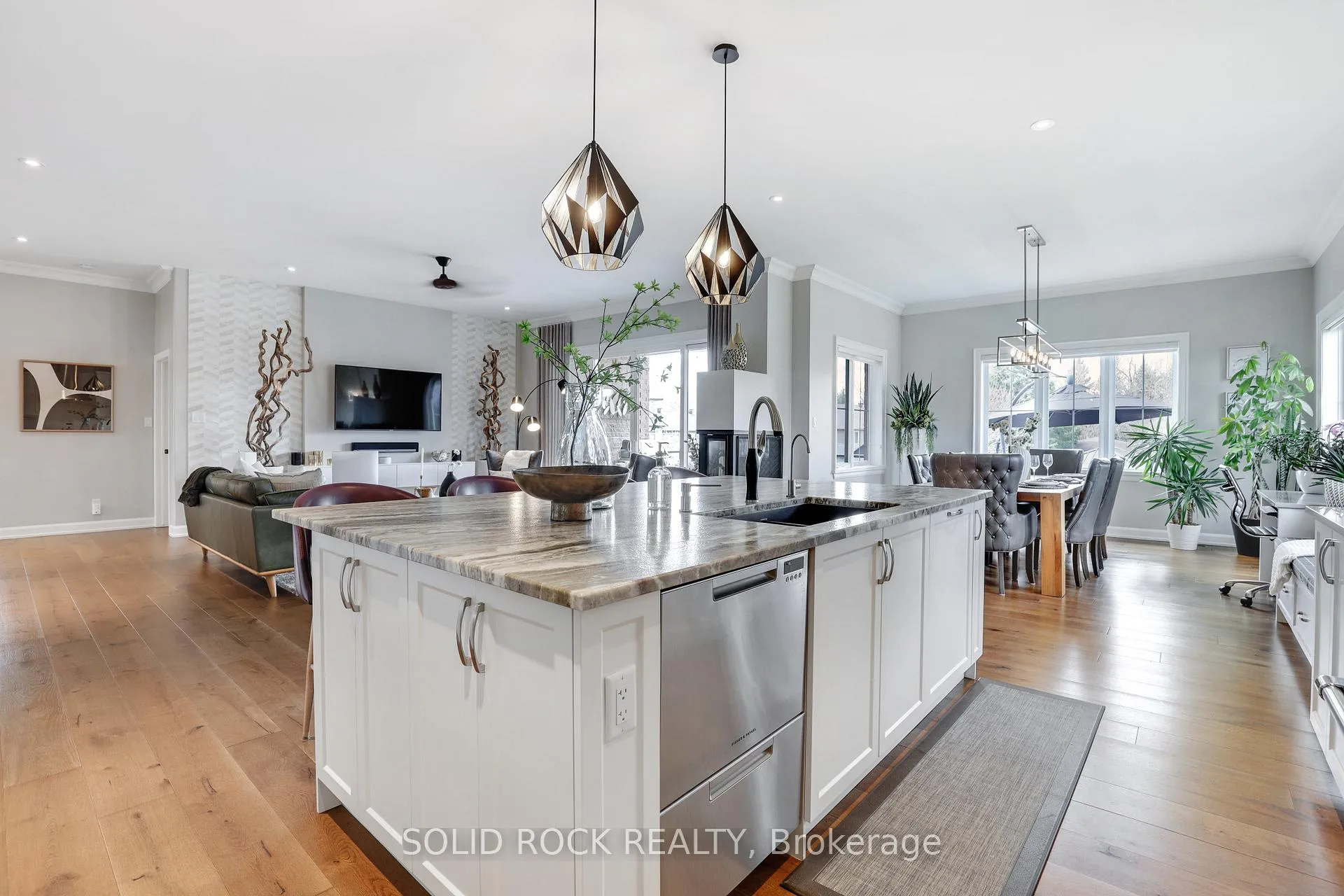 Photo 15 of 6541 Blossom Trail Drive, Ottawa, Greely — HOMEH