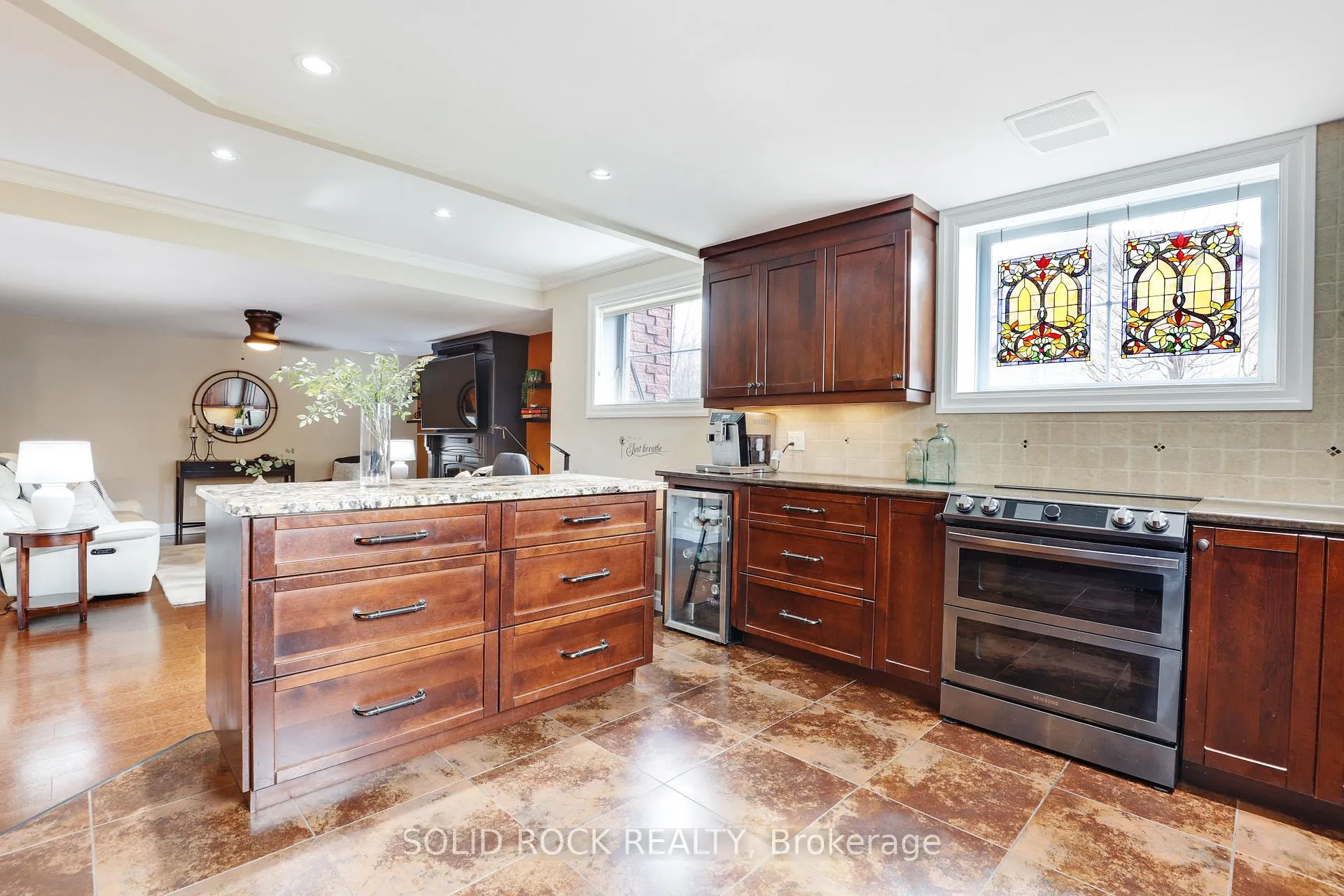 Photo 28 of 6541 Blossom Trail Drive, Ottawa, Greely — HOMEH