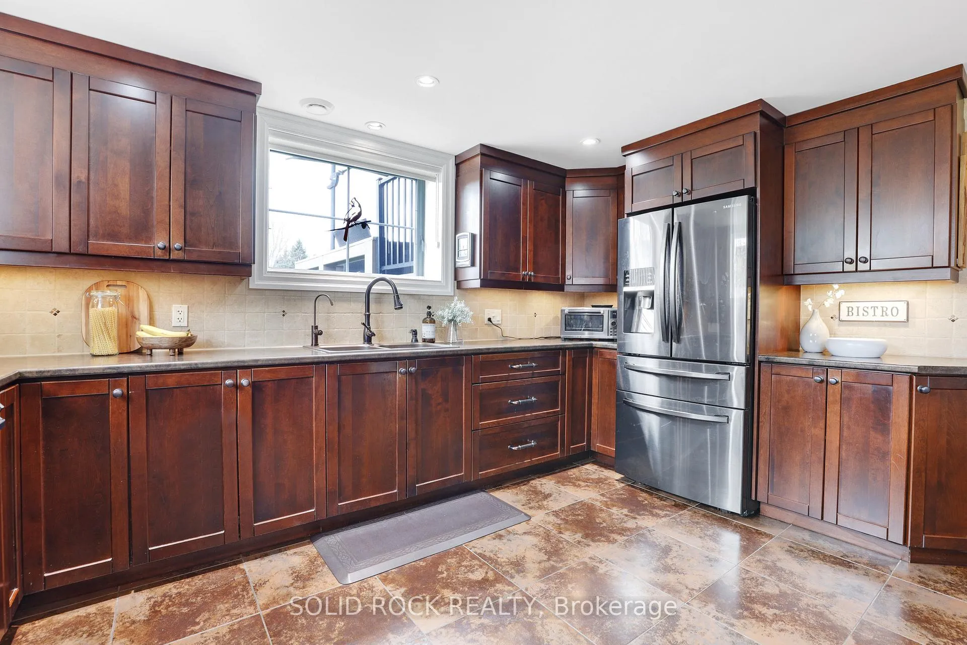 Photo 29 of 6541 Blossom Trail Drive, Ottawa, Greely — HOMEH