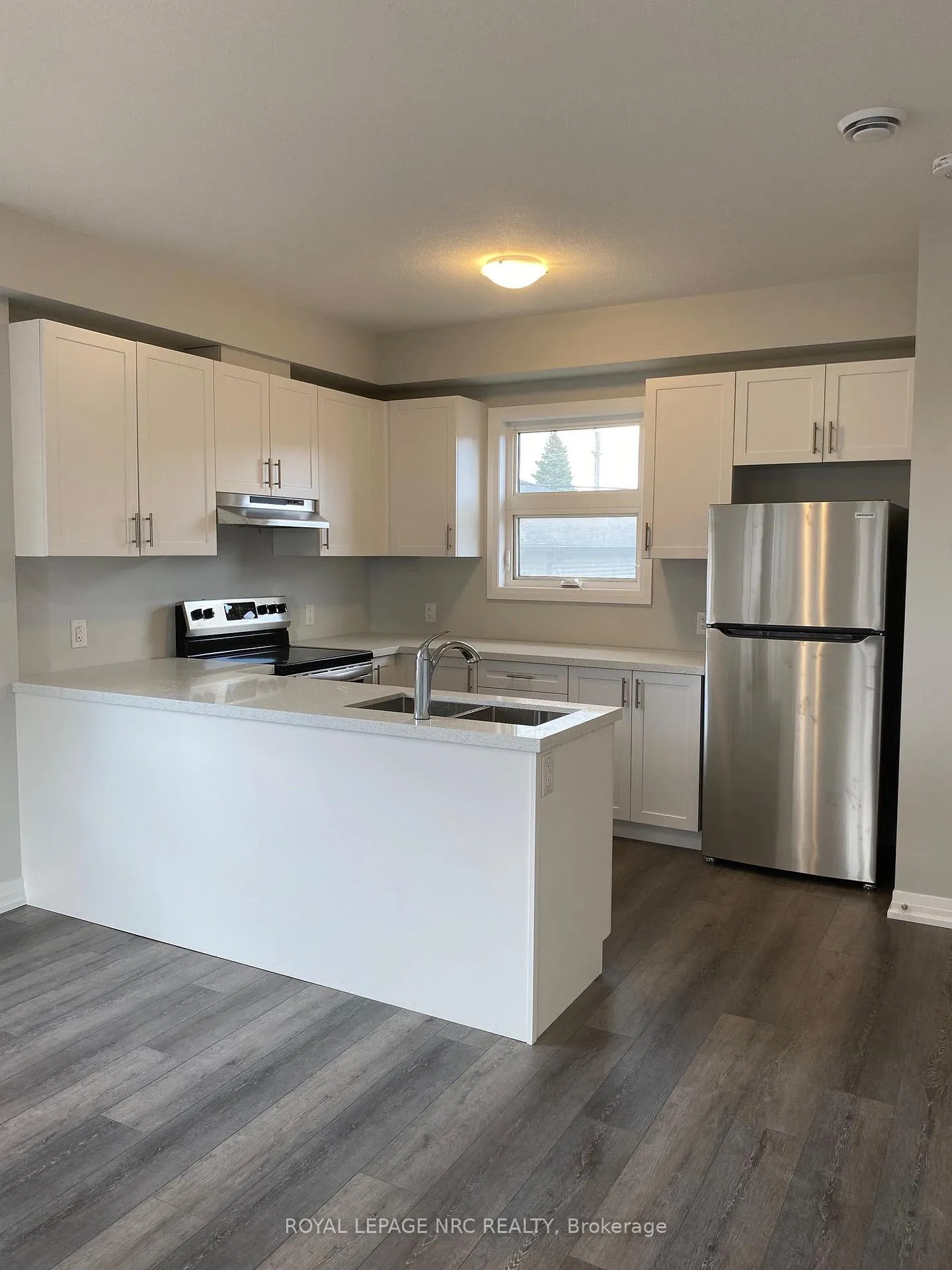 Photo 5 of Unit 28, 6705 Cropp Street, Niagara Falls, Morrison — HOMEH