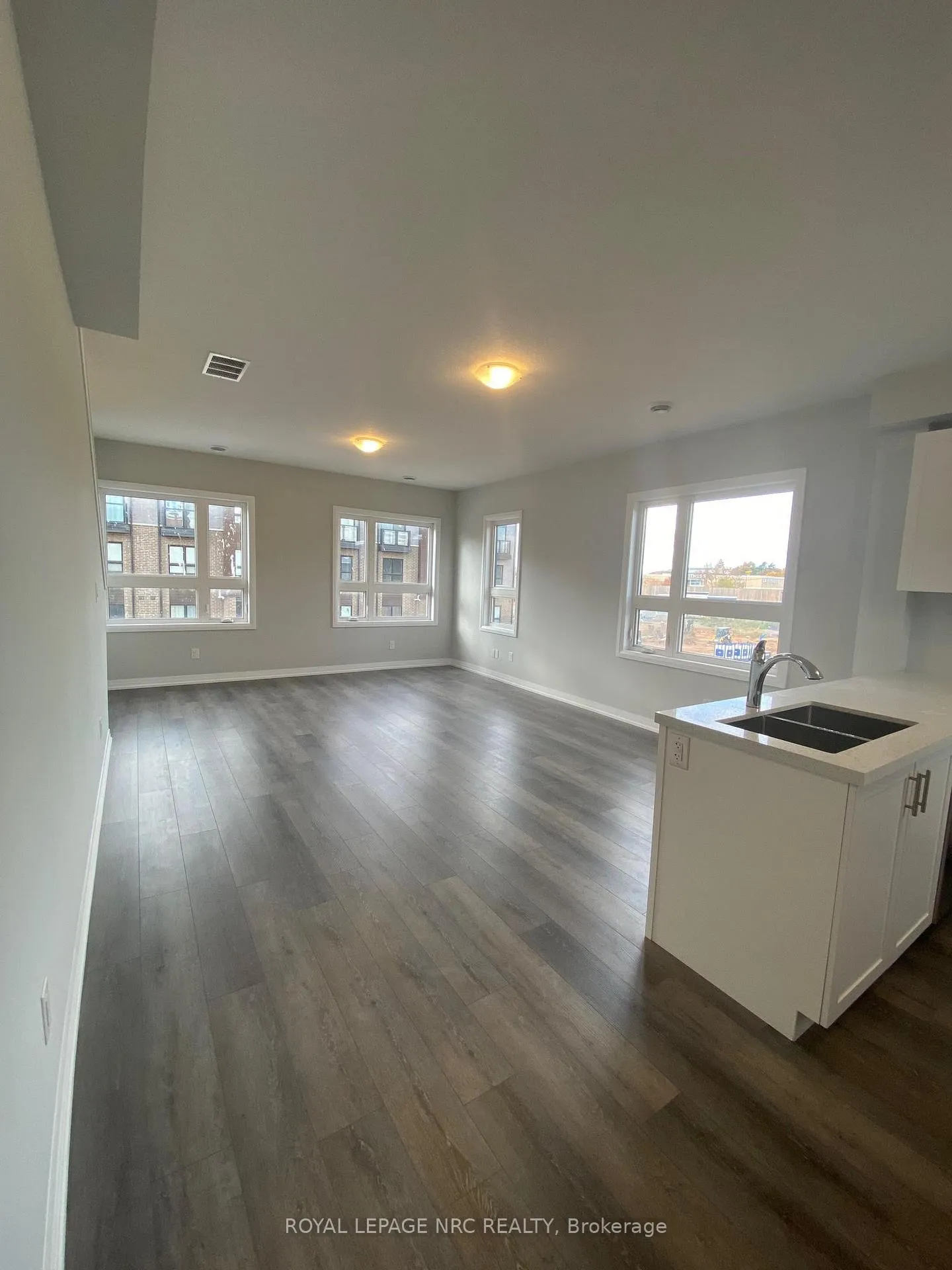 Photo 6 of Unit 28, 6705 Cropp Street, Niagara Falls, Morrison — HOMEH