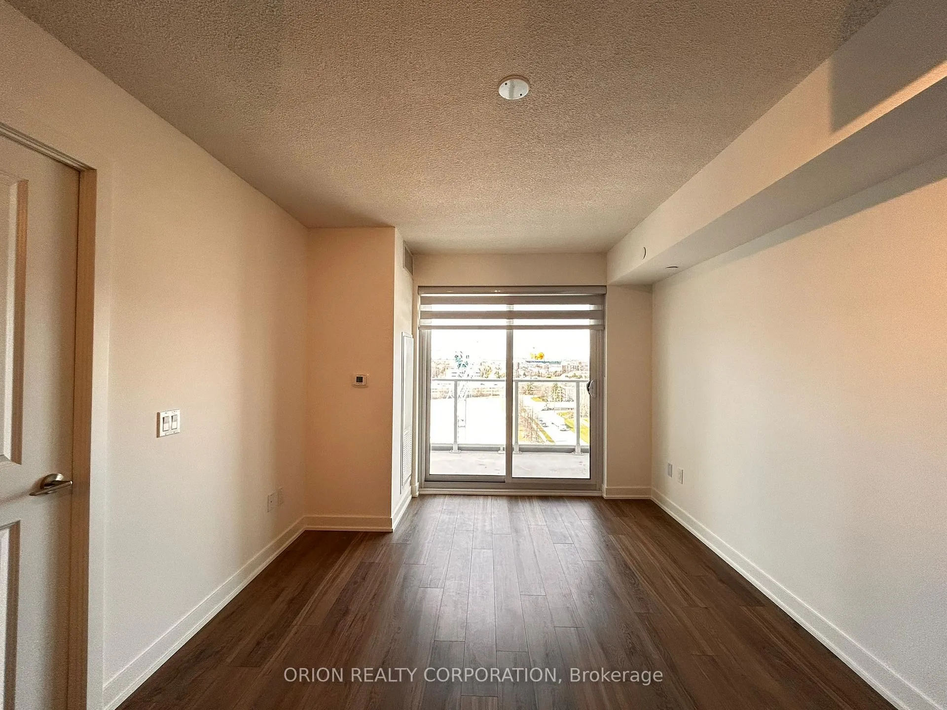 Photo 3 of Unit 912, 1010 Sandy Beach Road, Pickering, Bay Ridges — HOMEH