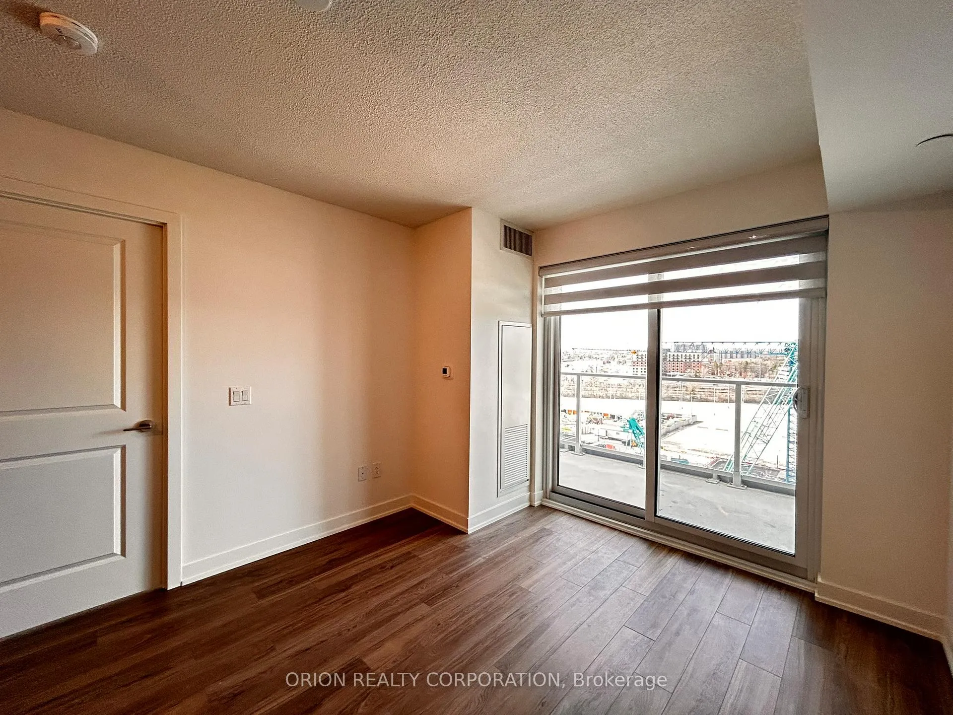 Photo 5 of Unit 912, 1010 Sandy Beach Road, Pickering, Bay Ridges — HOMEH