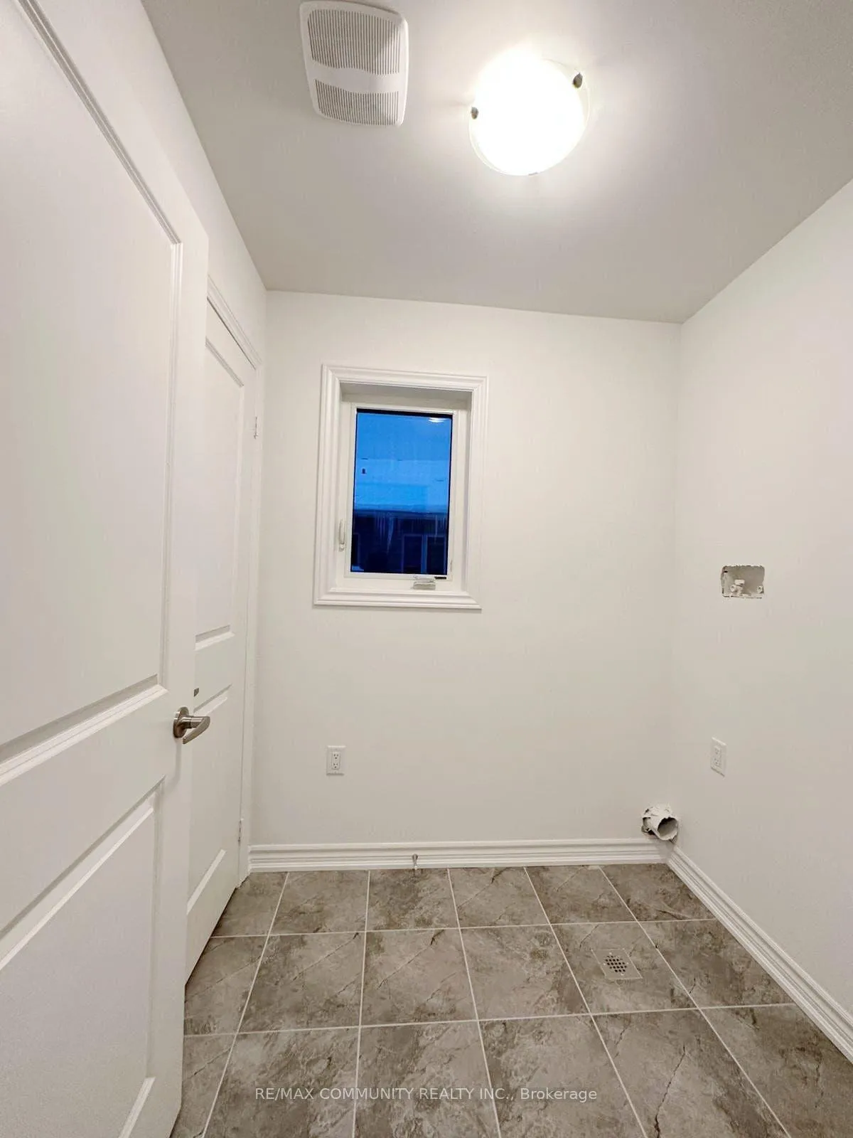 Photo 11 of 100 Stocks Avenue, Southgate — HOMEH
