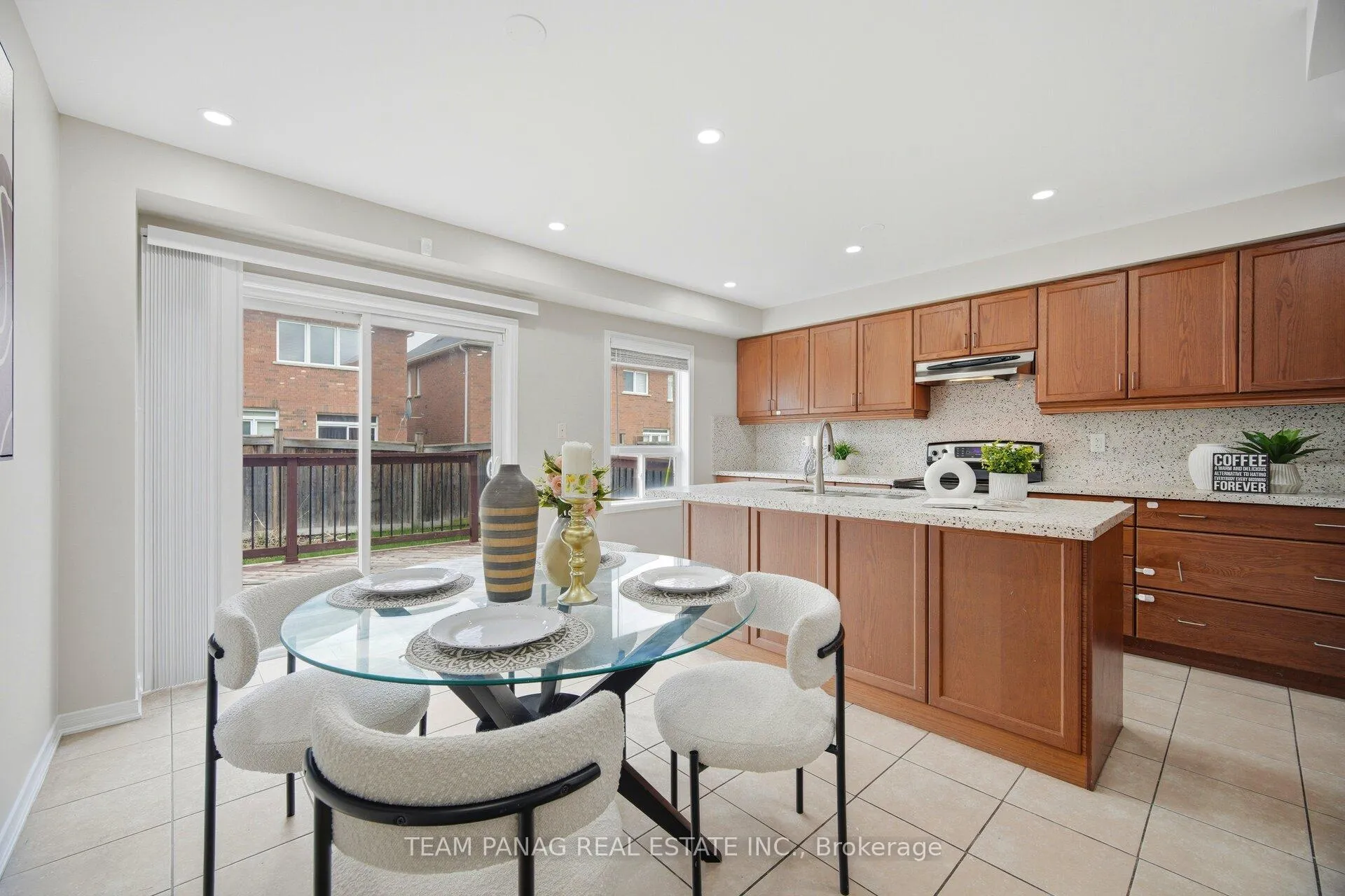 Photo 10 of 87 Sleightholme Crescent, Brampton, Bram East — HOMEH