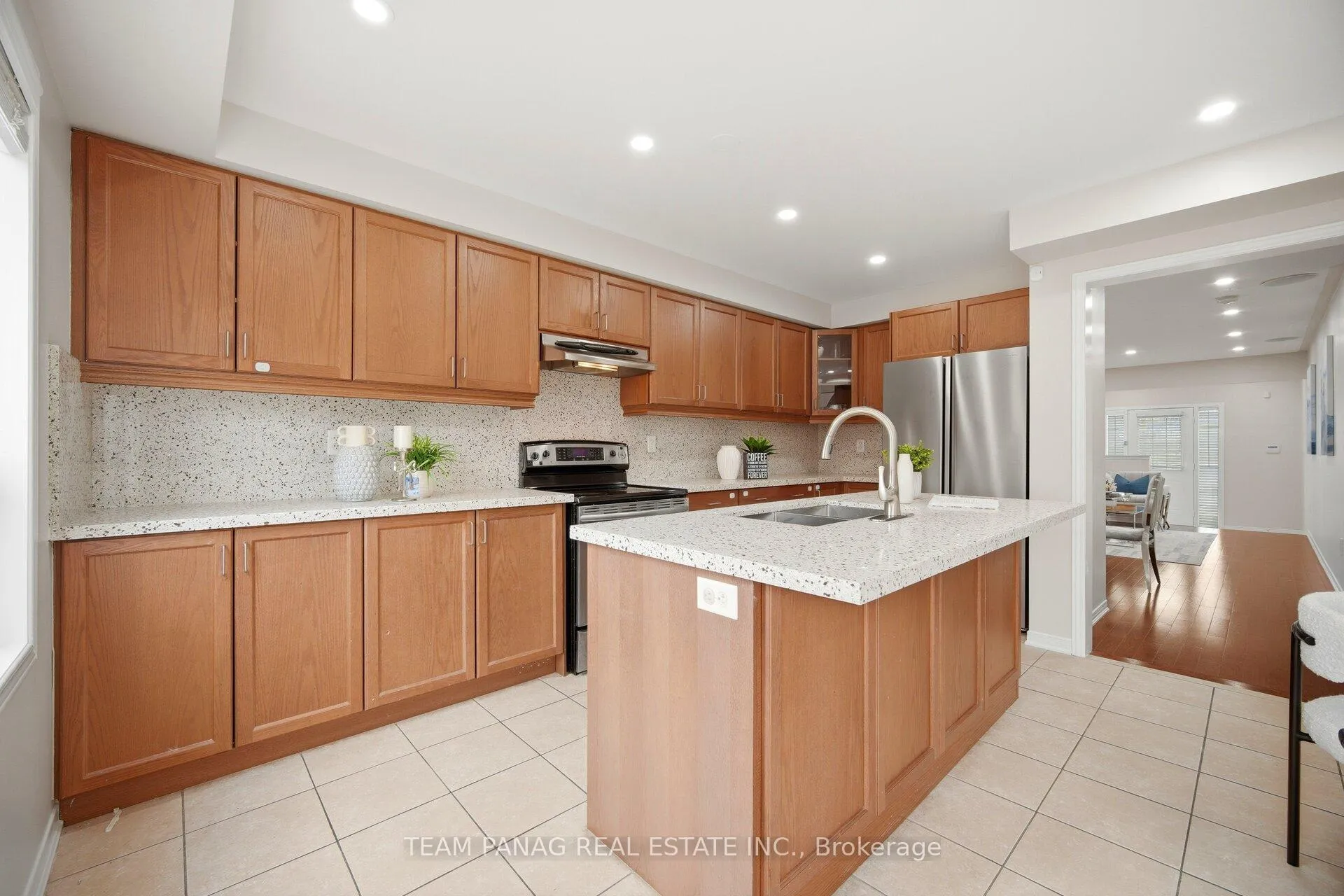 Photo 11 of 87 Sleightholme Crescent, Brampton, Bram East — HOMEH