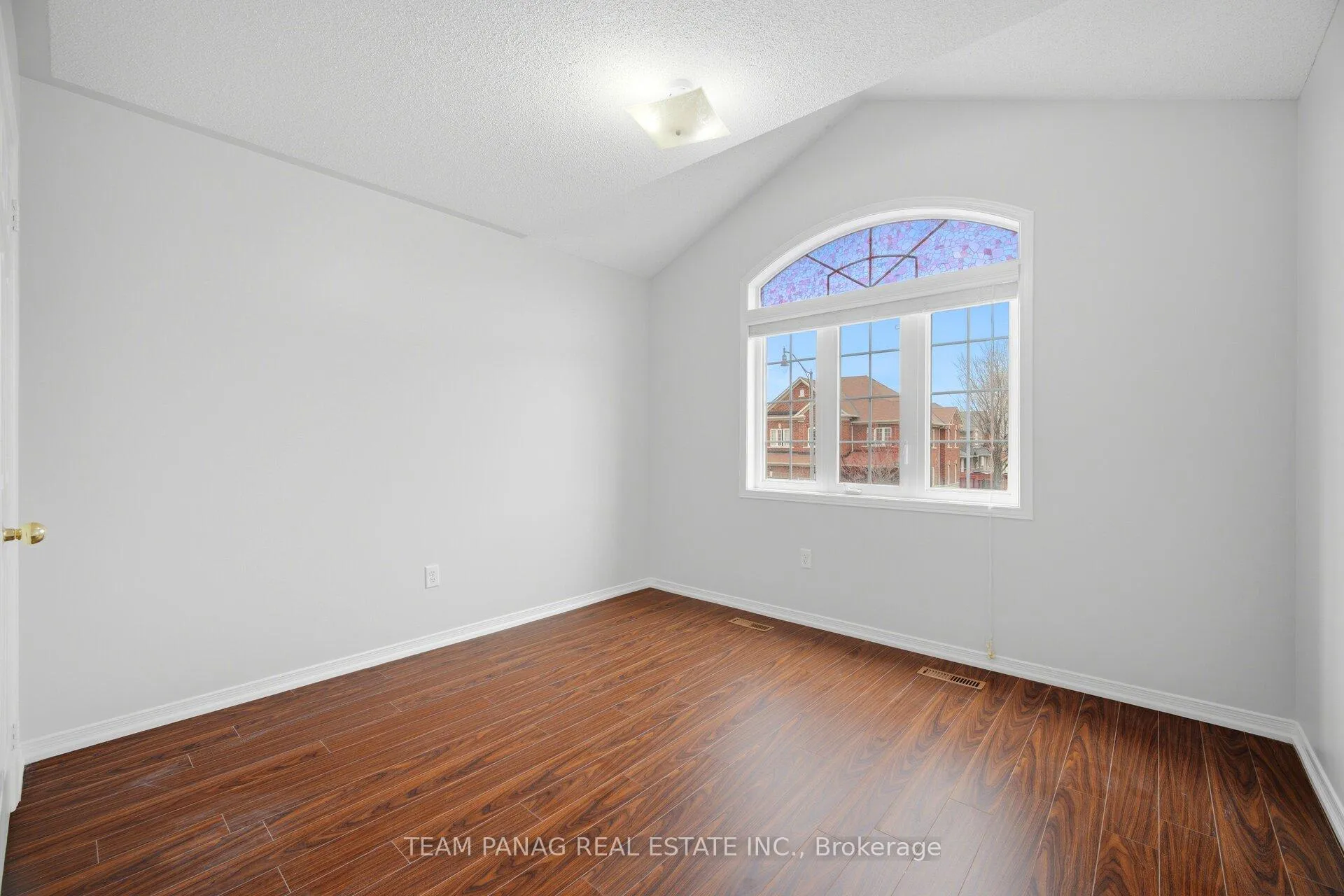 Photo 23 of 87 Sleightholme Crescent, Brampton, Bram East — HOMEH