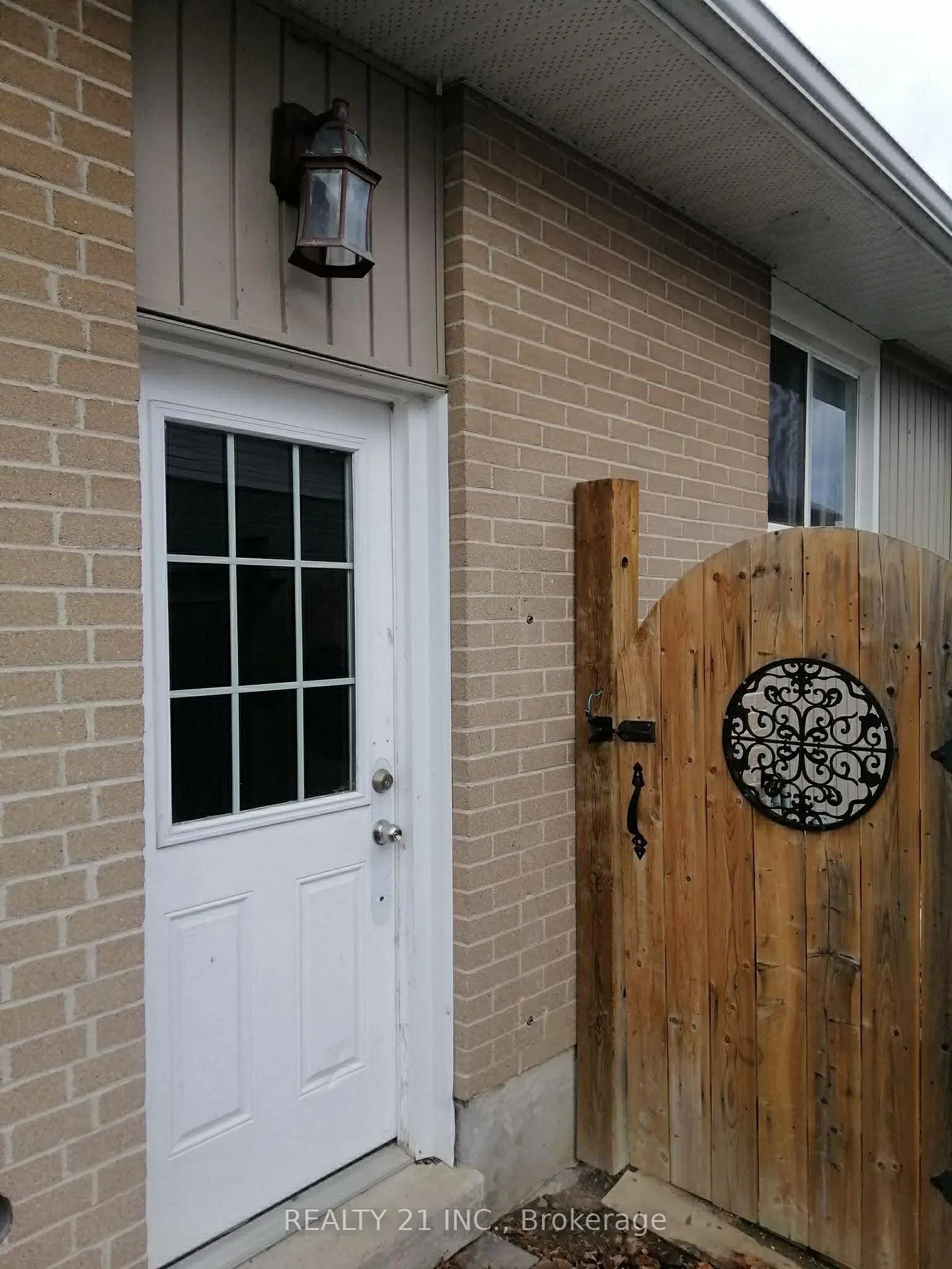 Photo 2 of Unit Basement, 817 Sanok Drive, Pickering, West Shore — HOMEH