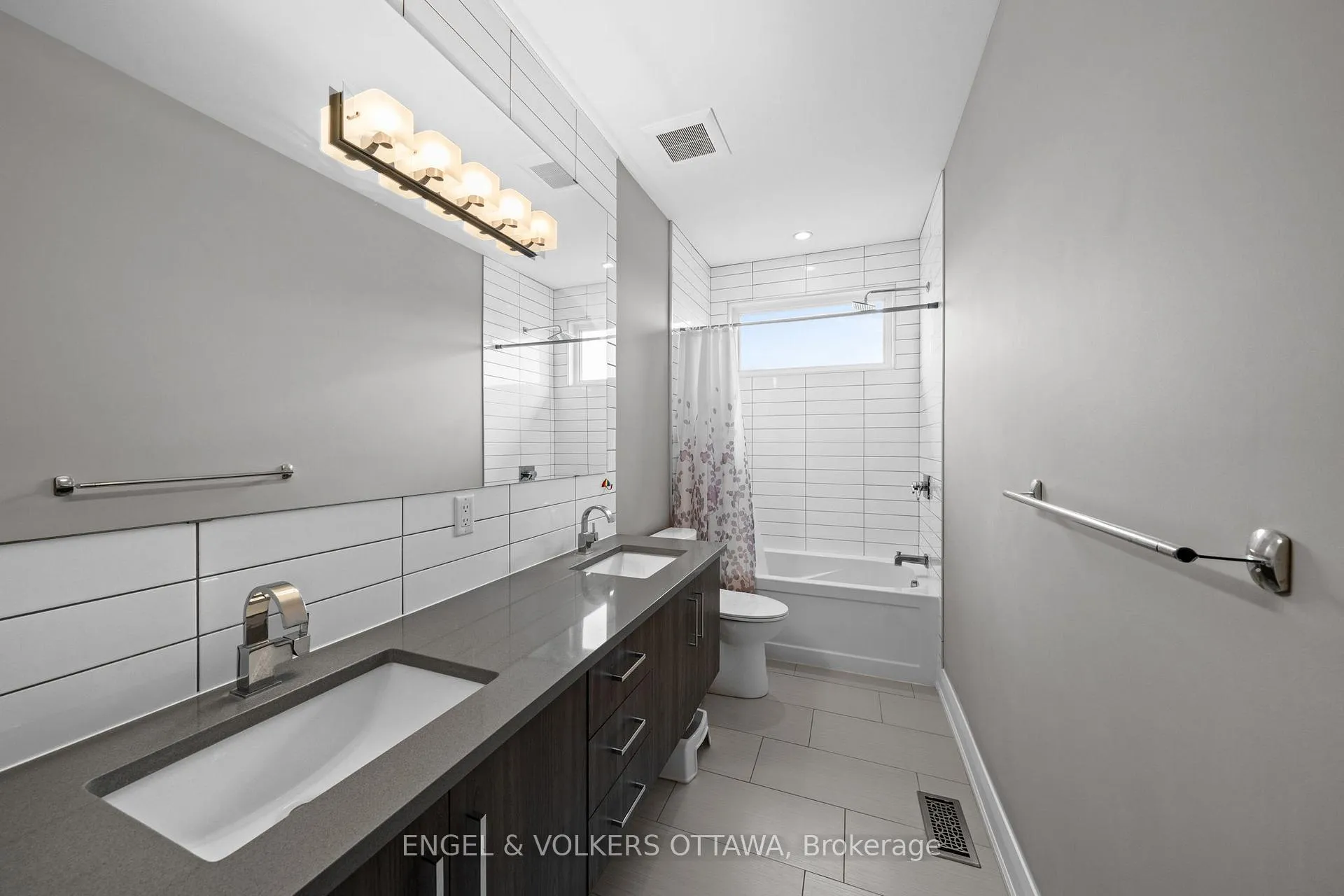 Photo 33 of 132 Dunblane Way, Ottawa, Manotick Village & Manotick Estates — HOMEH