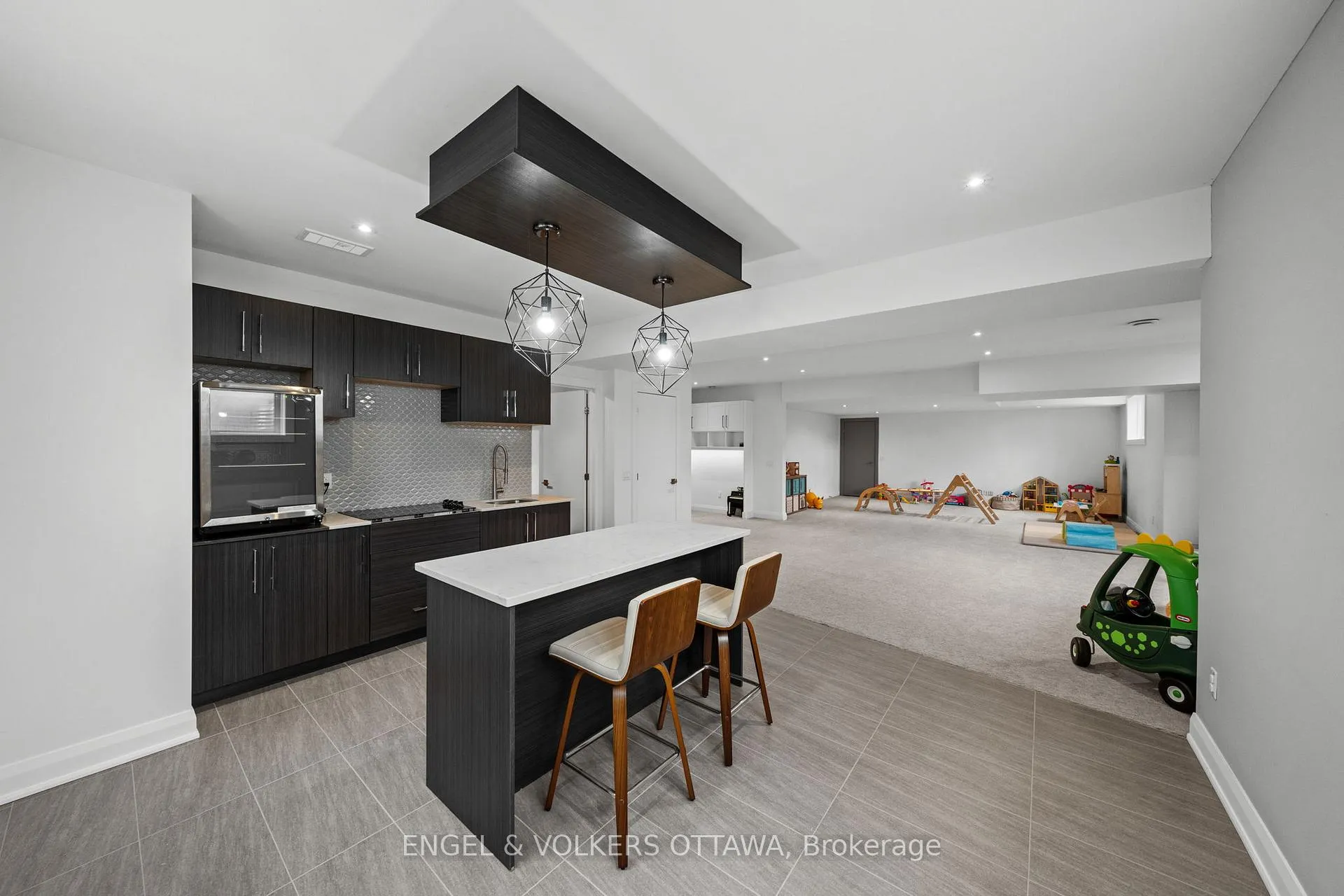Photo 38 of 132 Dunblane Way, Ottawa, Manotick Village & Manotick Estates — HOMEH