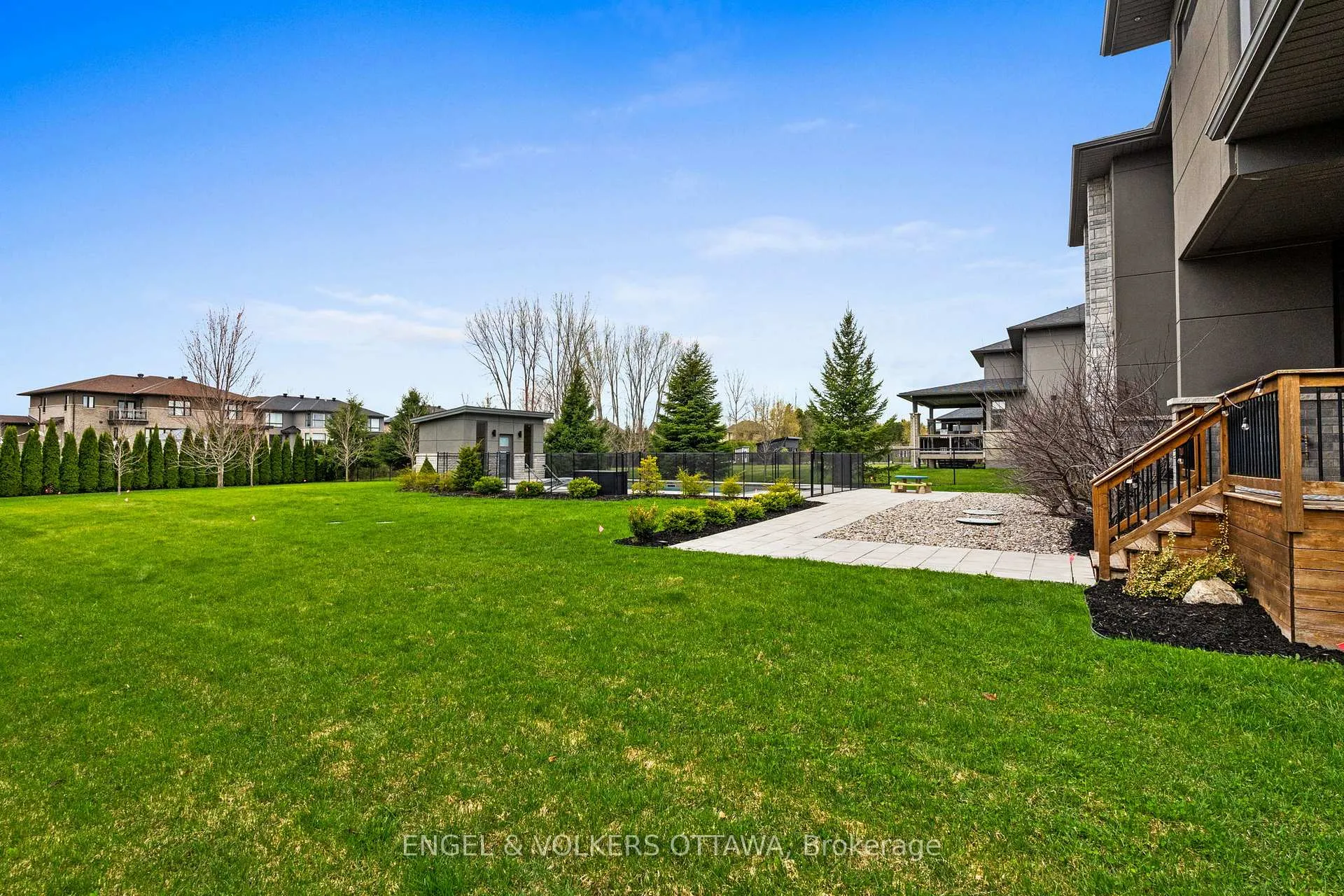 Photo 42 of 132 Dunblane Way, Ottawa, Manotick Village & Manotick Estates — HOMEH