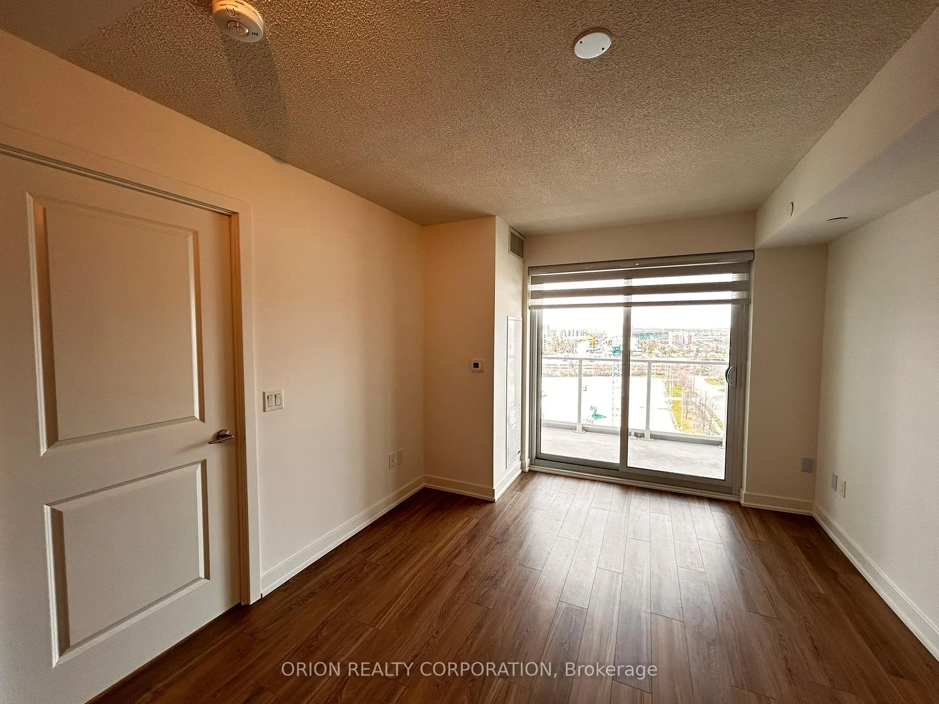 Photo 3 of Unit 1012, 1010 Sandy Beach Road, Pickering, Bay Ridges — HOMEH