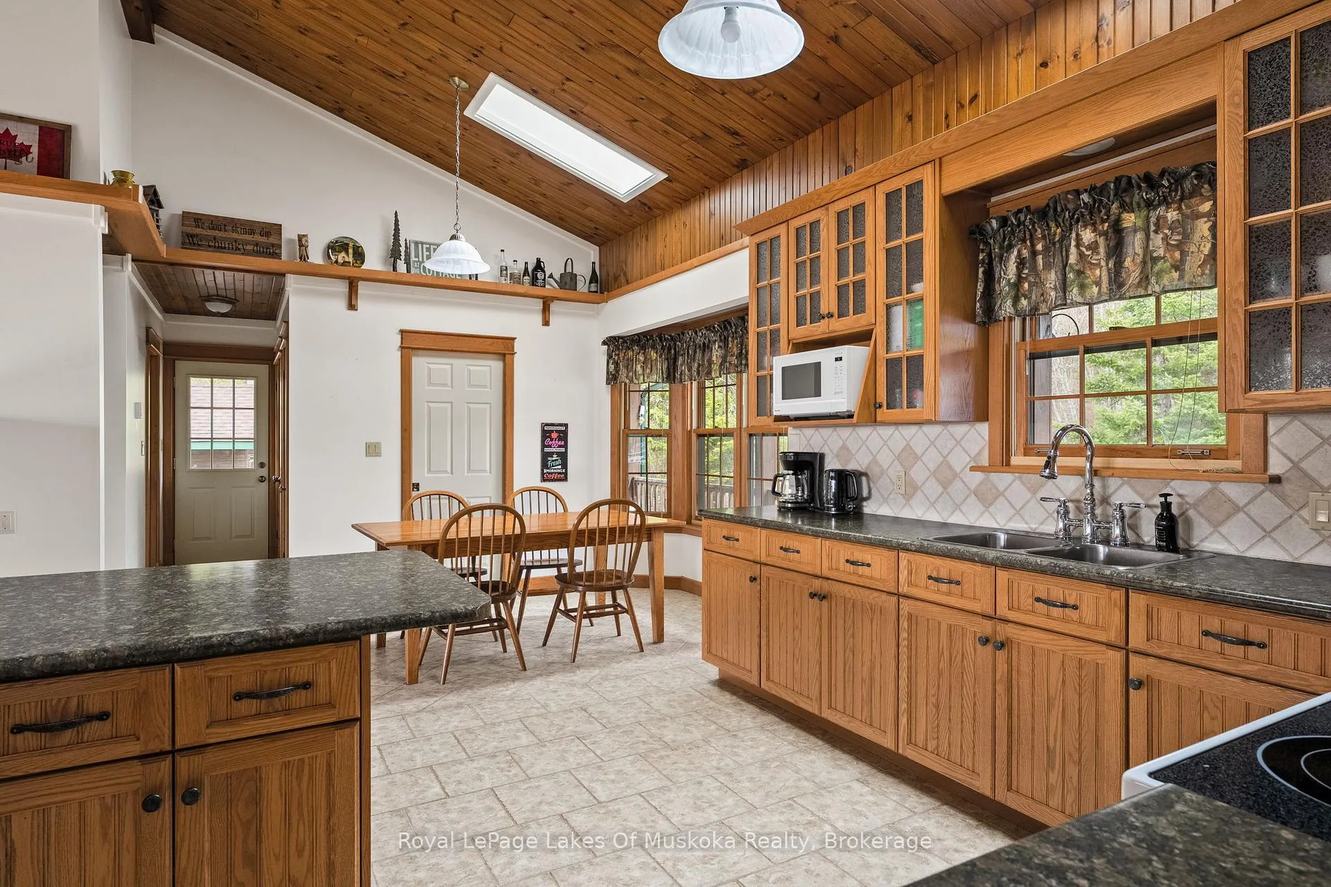 Photo 10 of 3149 520 Highway, Magnetawan — HOMEH