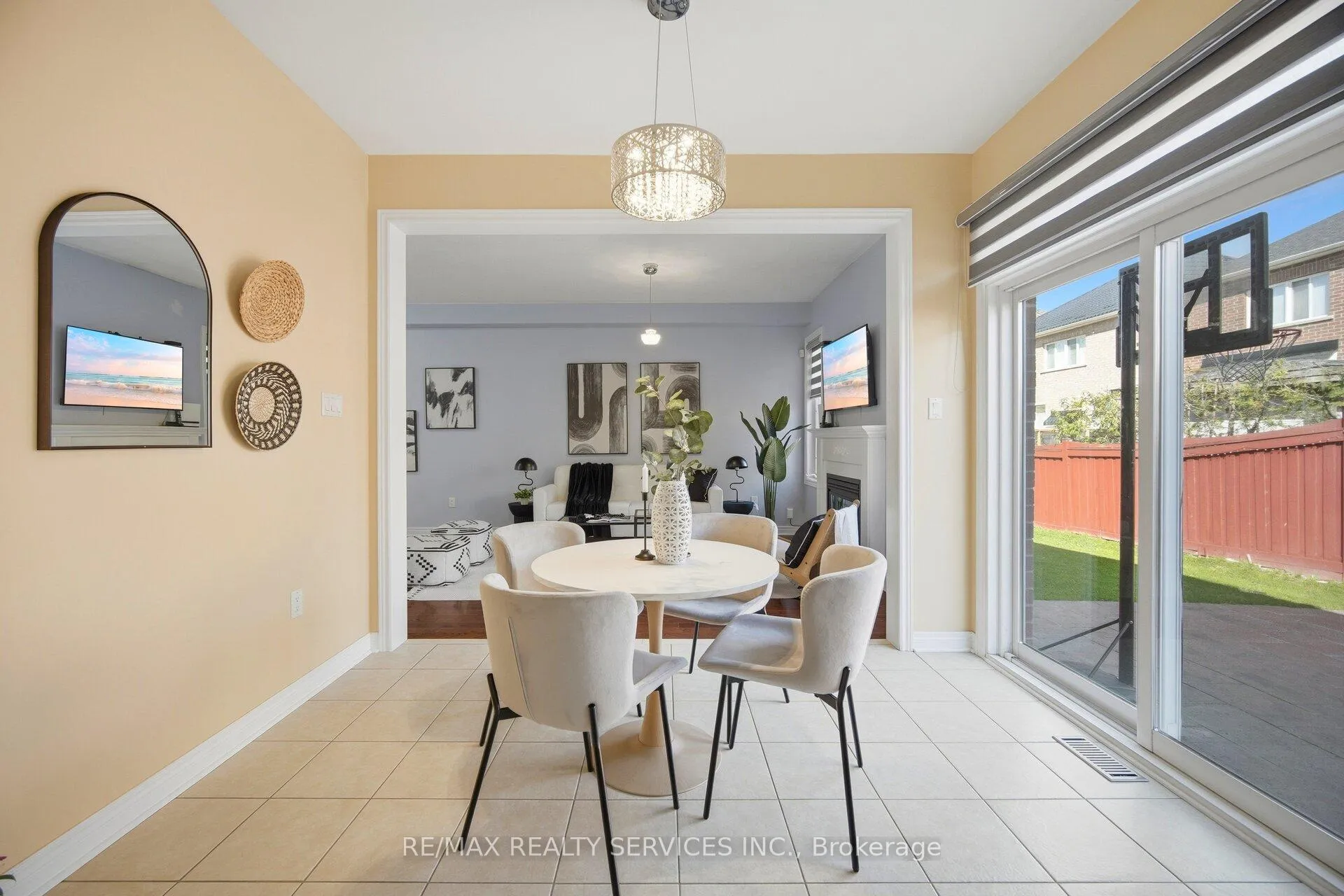 Photo 13 of 22 Everingham Circle, Brampton, Sandringham-Wellington — HOMEH