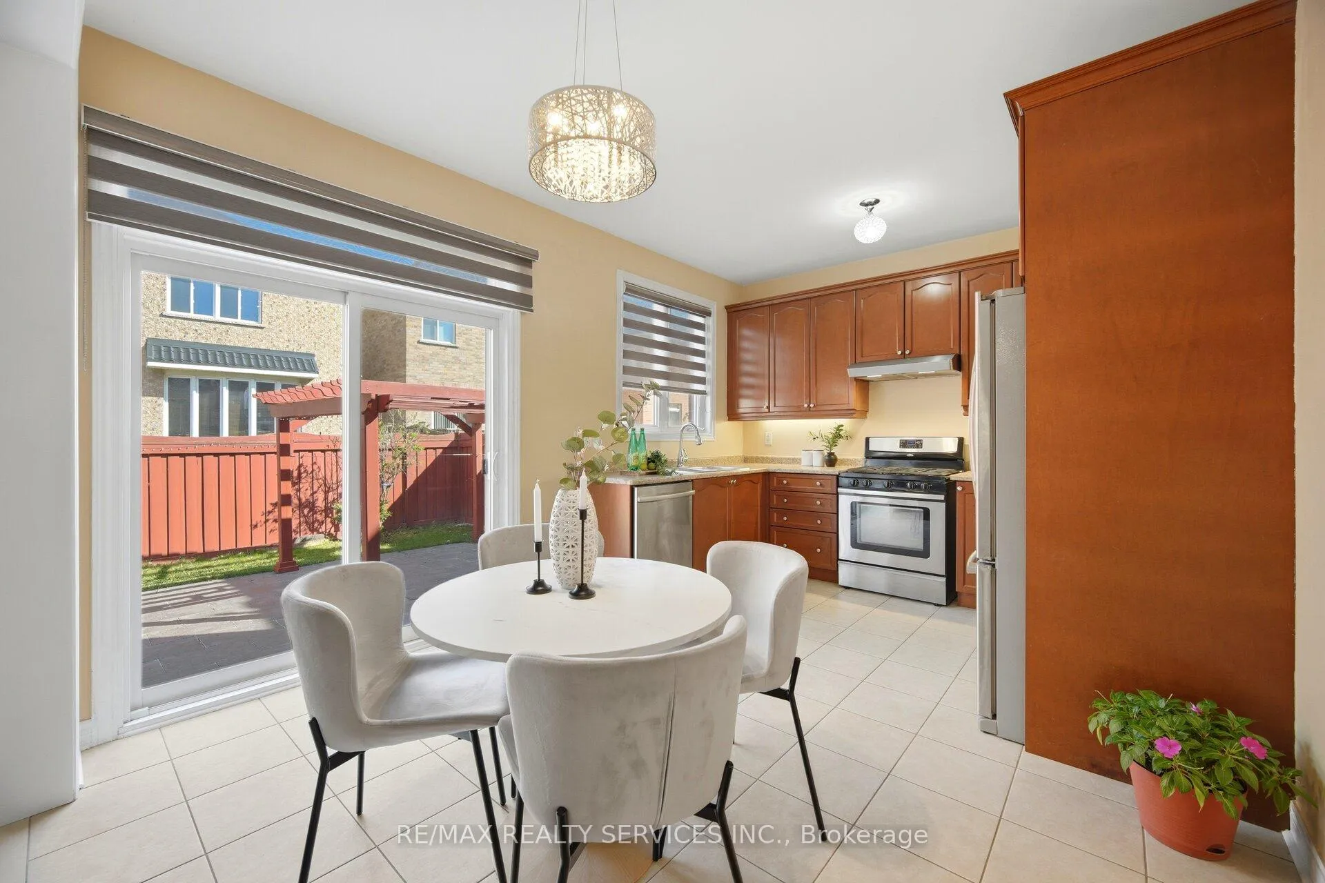 Photo 14 of 22 Everingham Circle, Brampton, Sandringham-Wellington — HOMEH