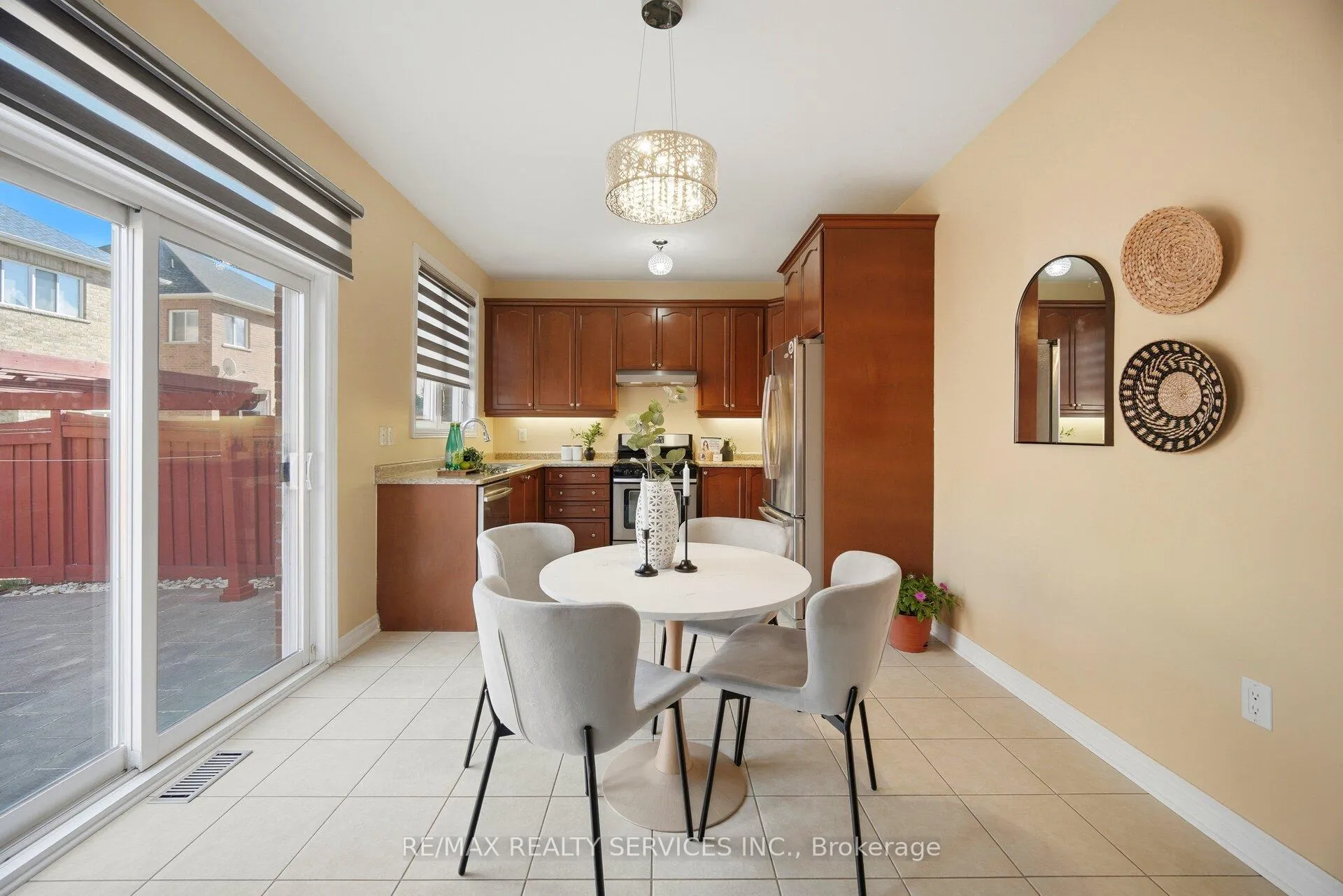 Photo 15 of 22 Everingham Circle, Brampton, Sandringham-Wellington — HOMEH