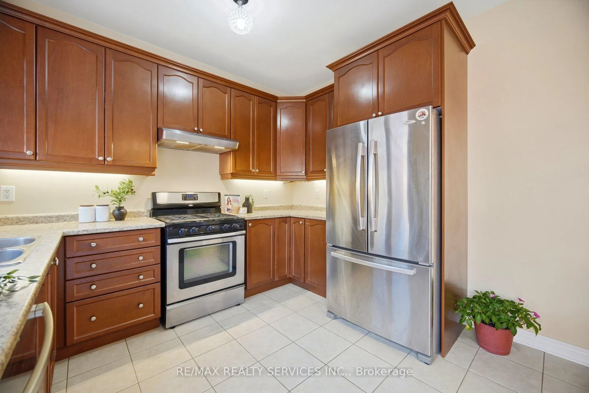Photo 18 of 22 Everingham Circle, Brampton, Sandringham-Wellington — HOMEH
