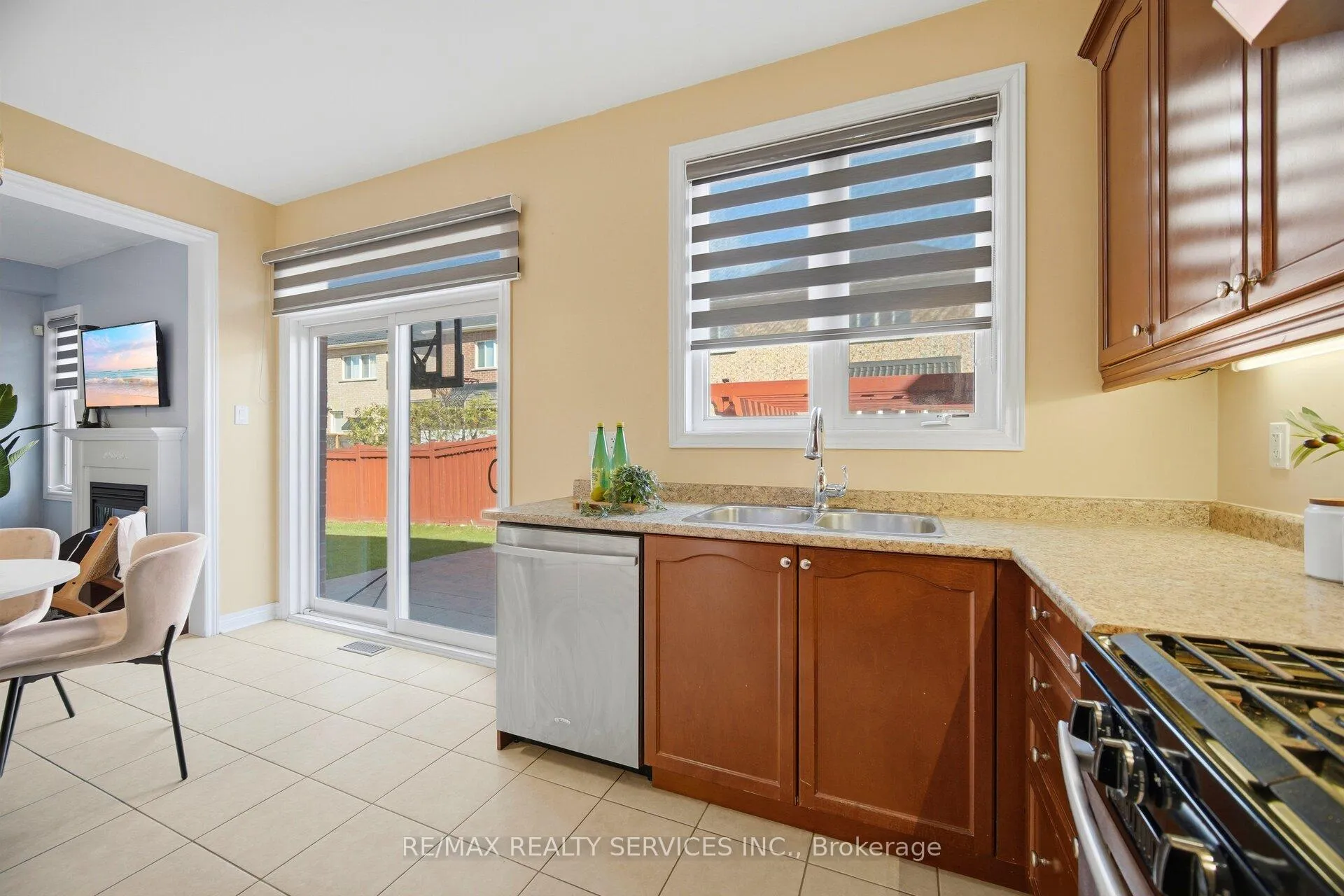 Photo 19 of 22 Everingham Circle, Brampton, Sandringham-Wellington — HOMEH