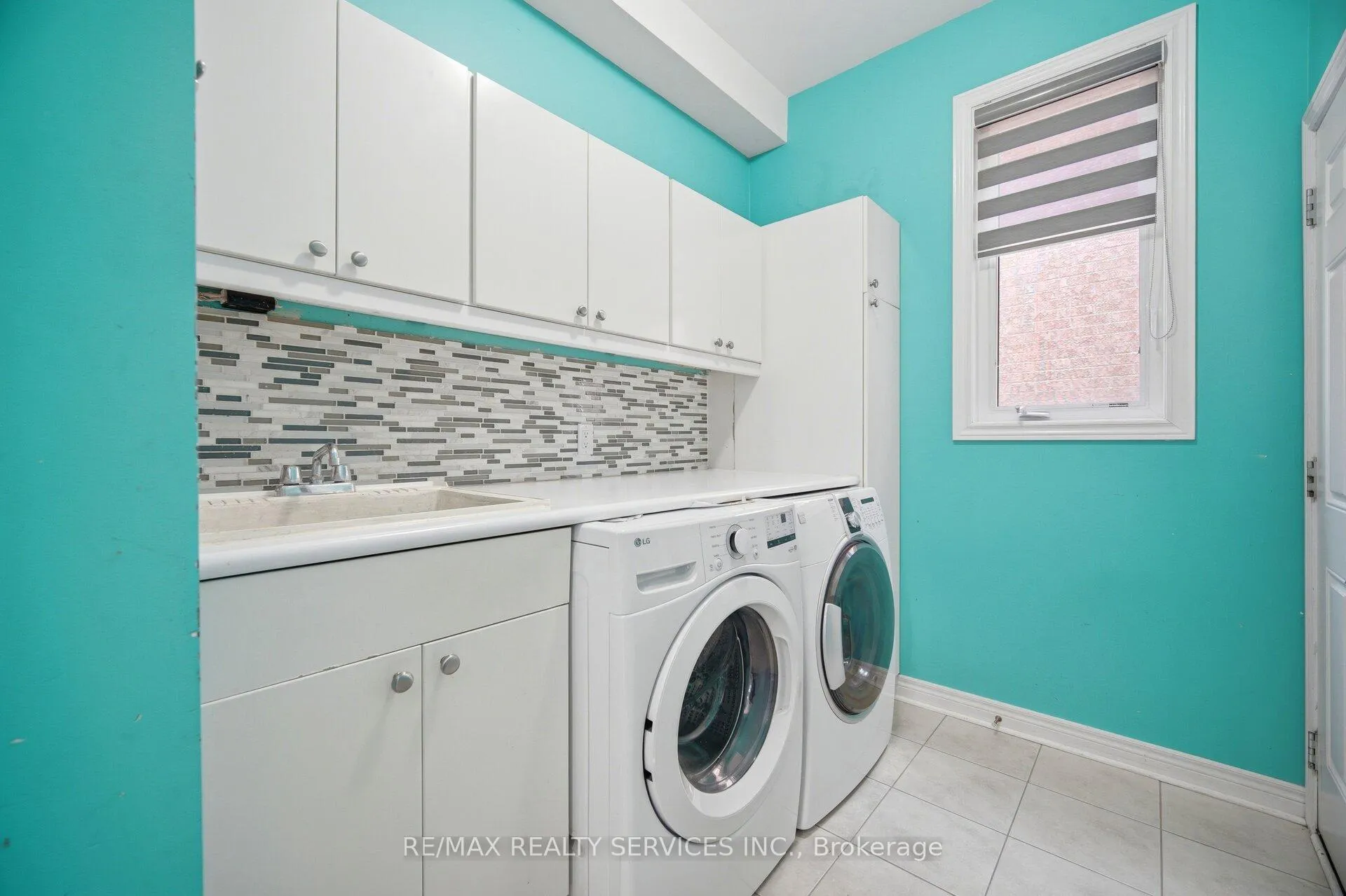 Photo 21 of 22 Everingham Circle, Brampton, Sandringham-Wellington — HOMEH