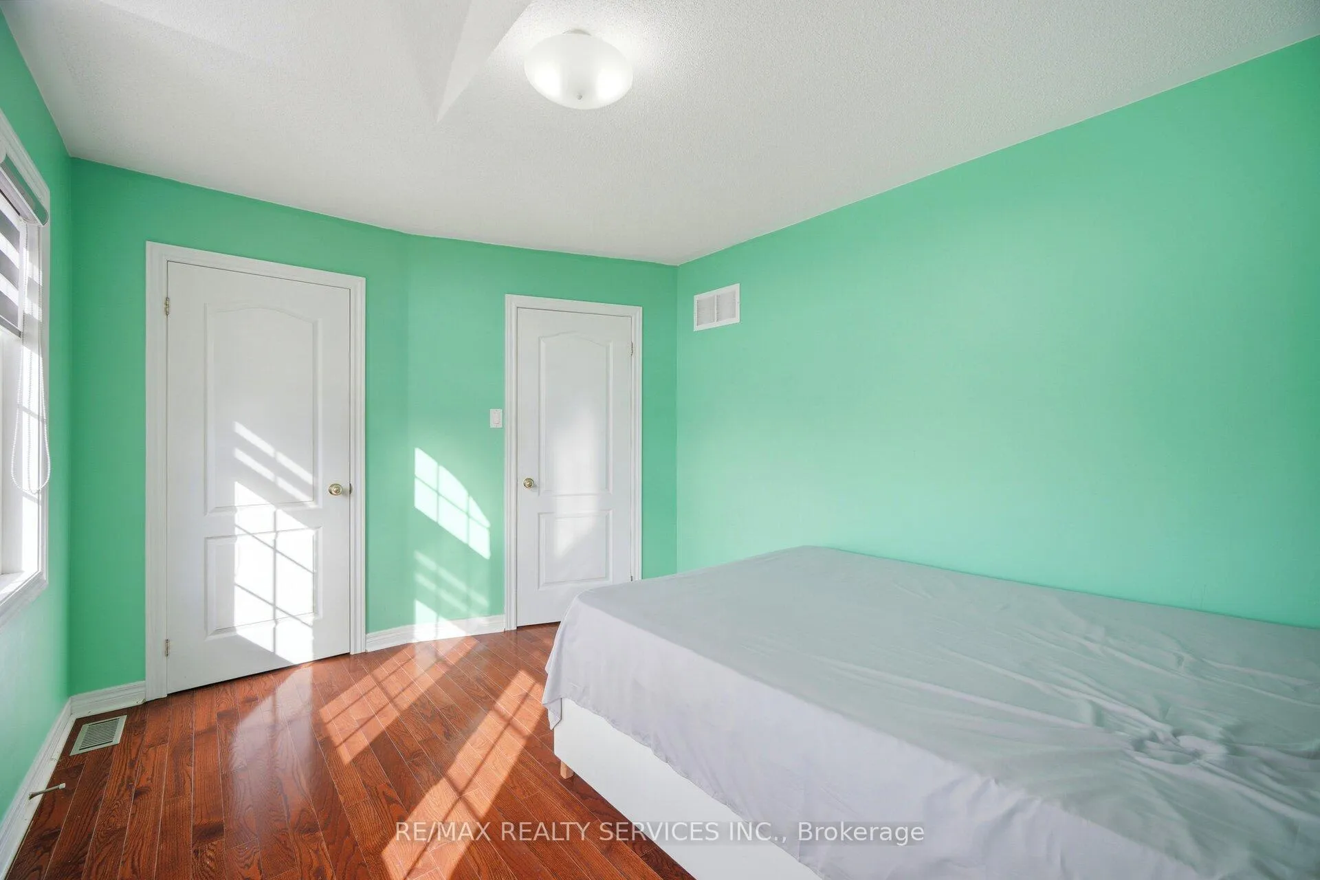 Photo 31 of 22 Everingham Circle, Brampton, Sandringham-Wellington — HOMEH