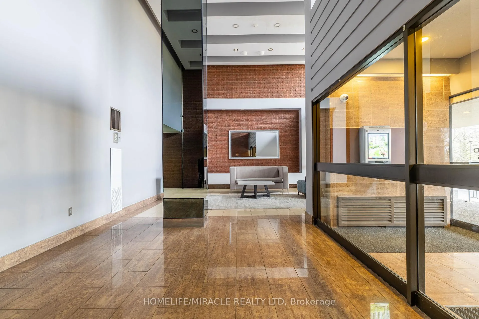 Photo 5 of Unit 905, 177 Linus Road, North York, Don Valley Village — HOMEH