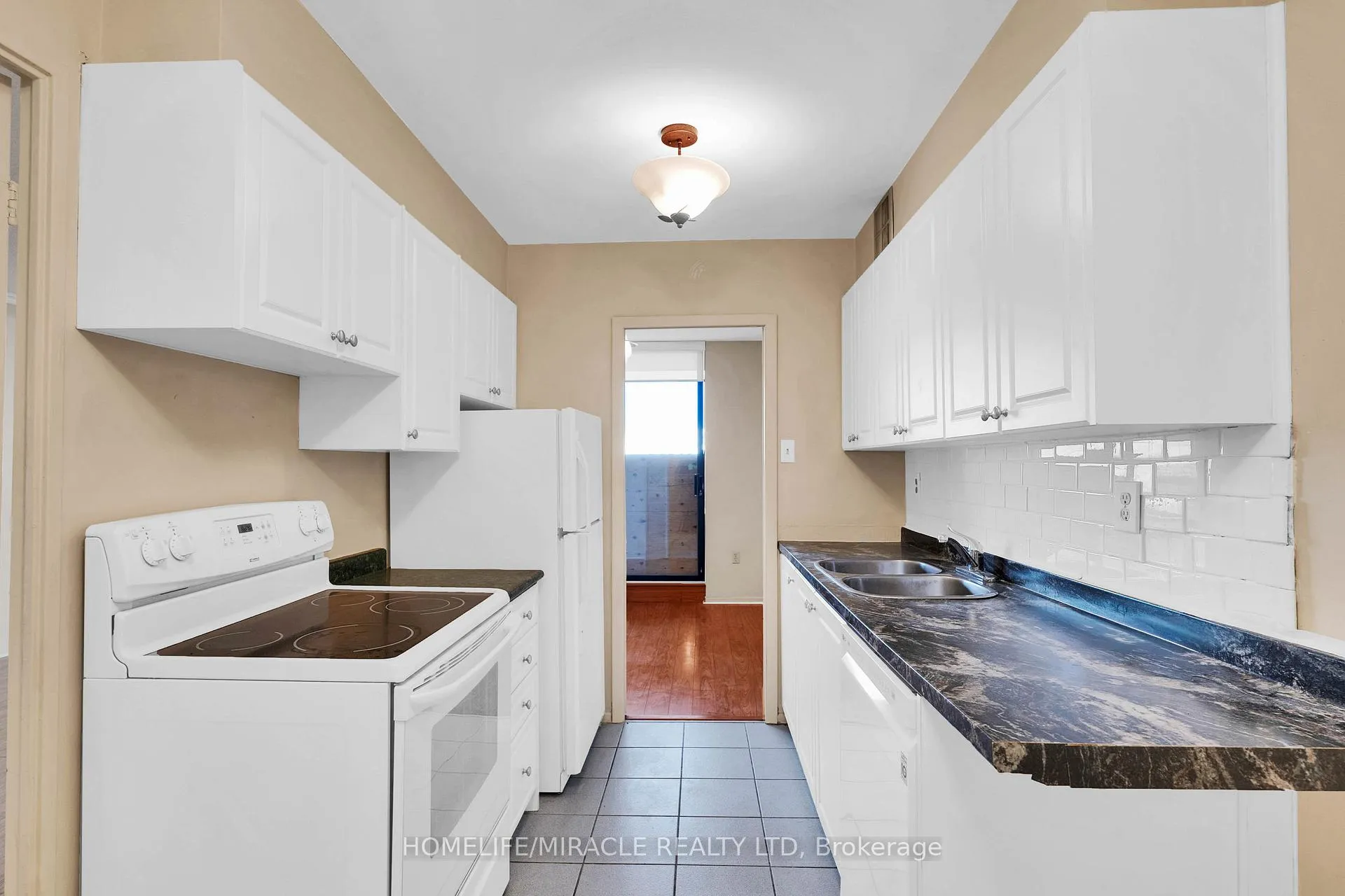 Photo 13 of Unit 905, 177 Linus Road, North York, Don Valley Village — HOMEH