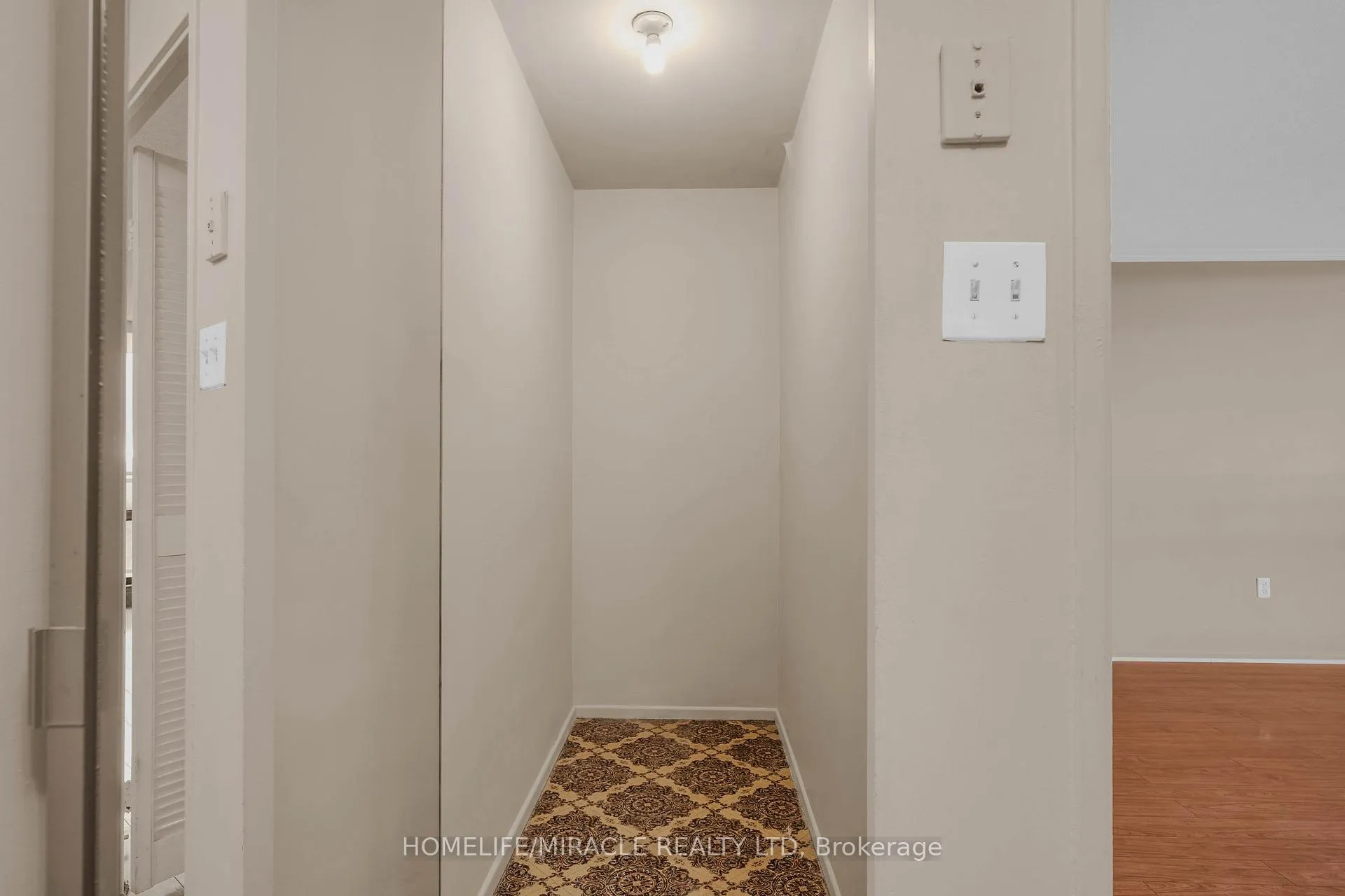 Photo 15 of Unit 905, 177 Linus Road, North York, Don Valley Village — HOMEH