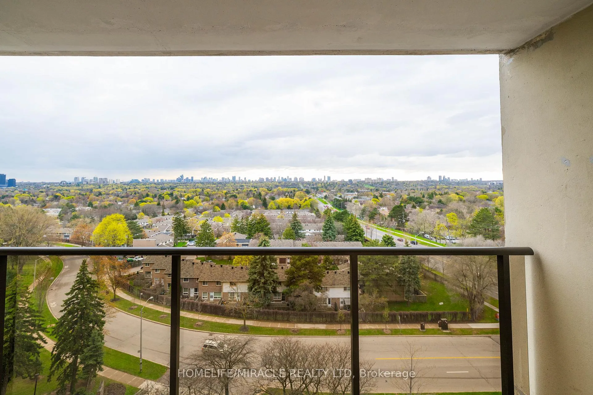 Photo 25 of Unit 905, 177 Linus Road, North York, Don Valley Village — HOMEH