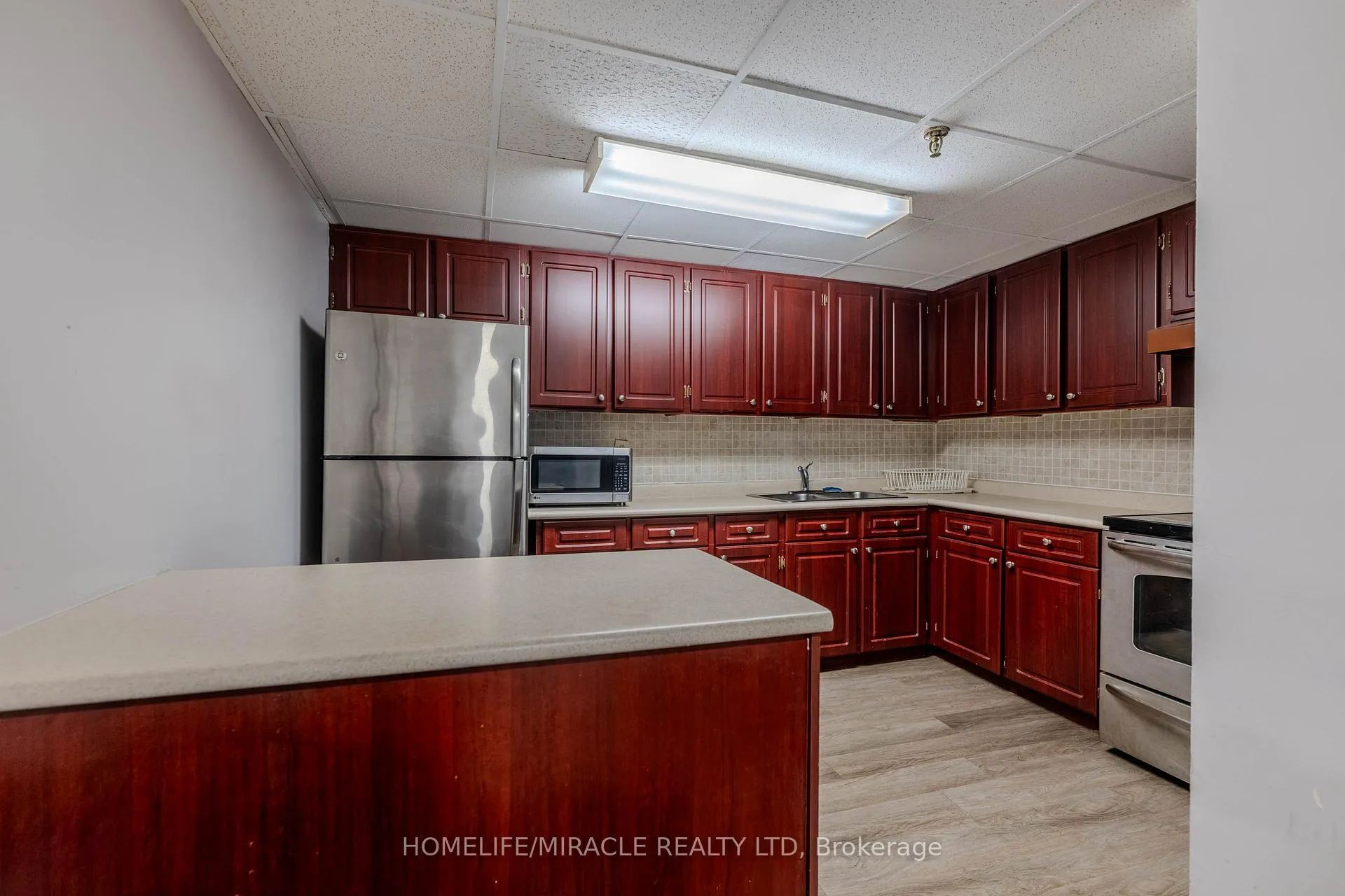 Photo 34 of Unit 905, 177 Linus Road, North York, Don Valley Village — HOMEH