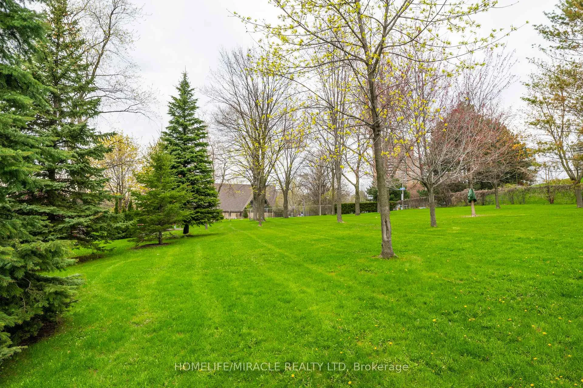Photo 39 of Unit 905, 177 Linus Road, North York, Don Valley Village — HOMEH