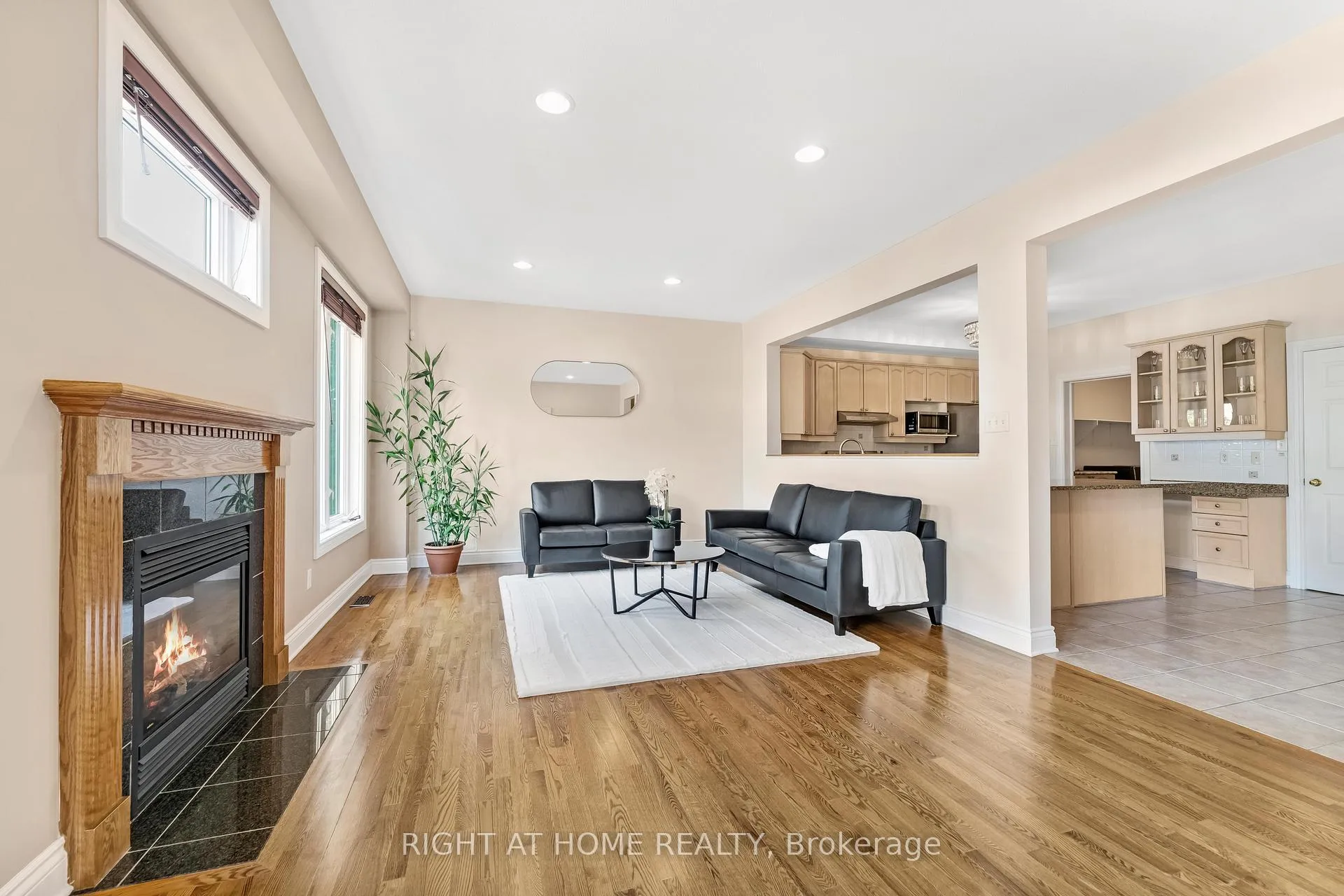 Photo 3 of 409 Beatrice Drive, Ottawa, Barrhaven - Longfields — HOMEH
