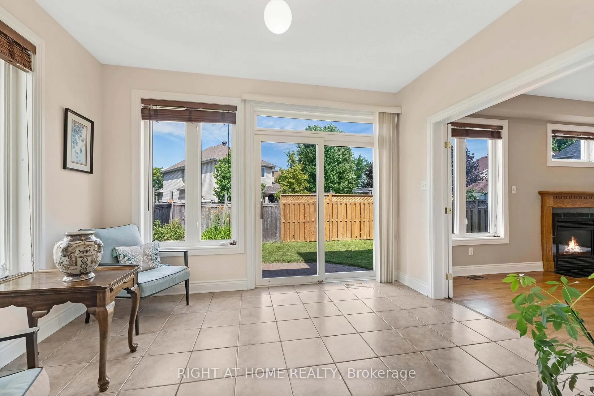 Photo 5 of 409 Beatrice Drive, Ottawa, Barrhaven - Longfields — HOMEH