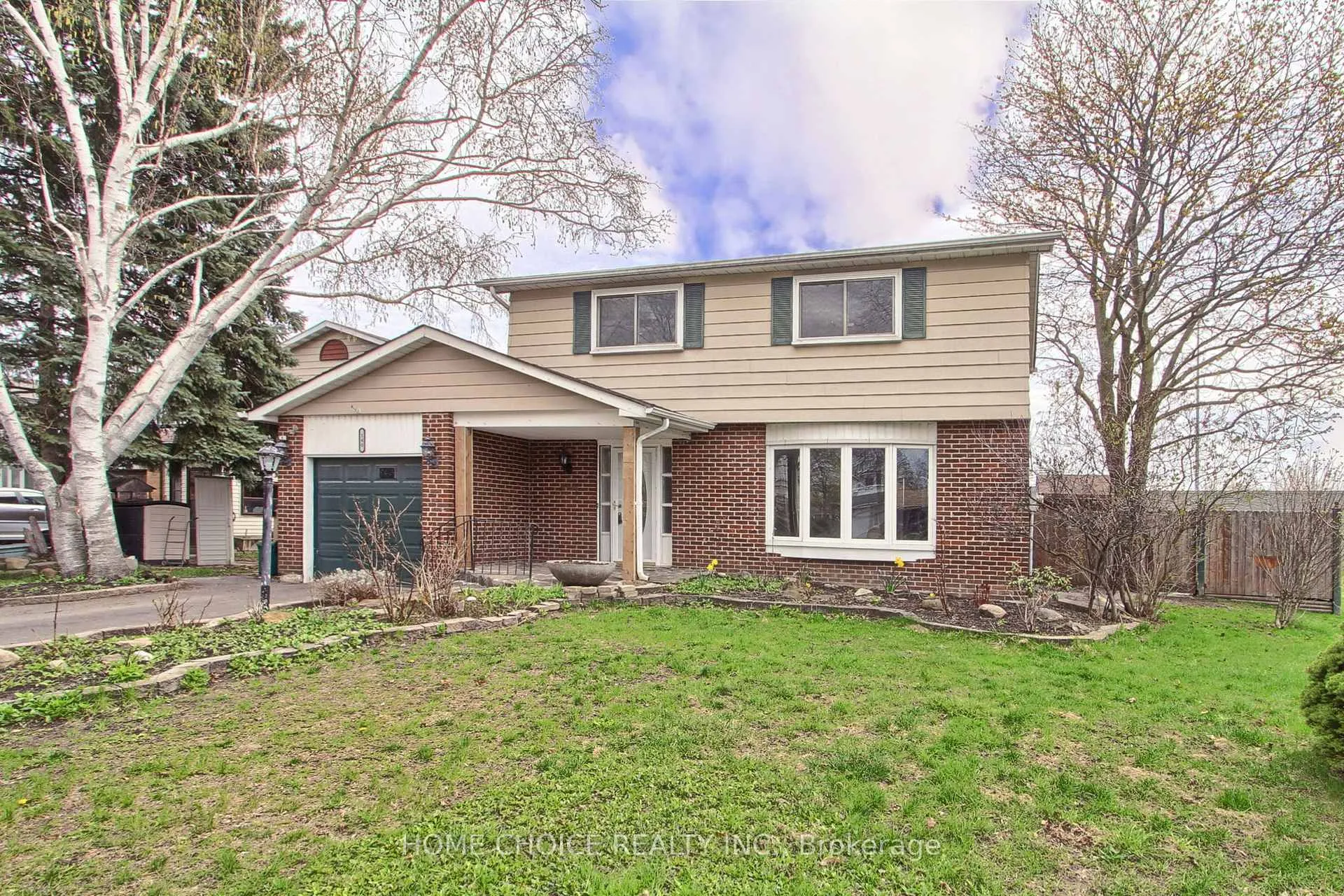 Photo 2 of 140 Michael Boulevard, Whitby, Lynde Creek — HOMEH