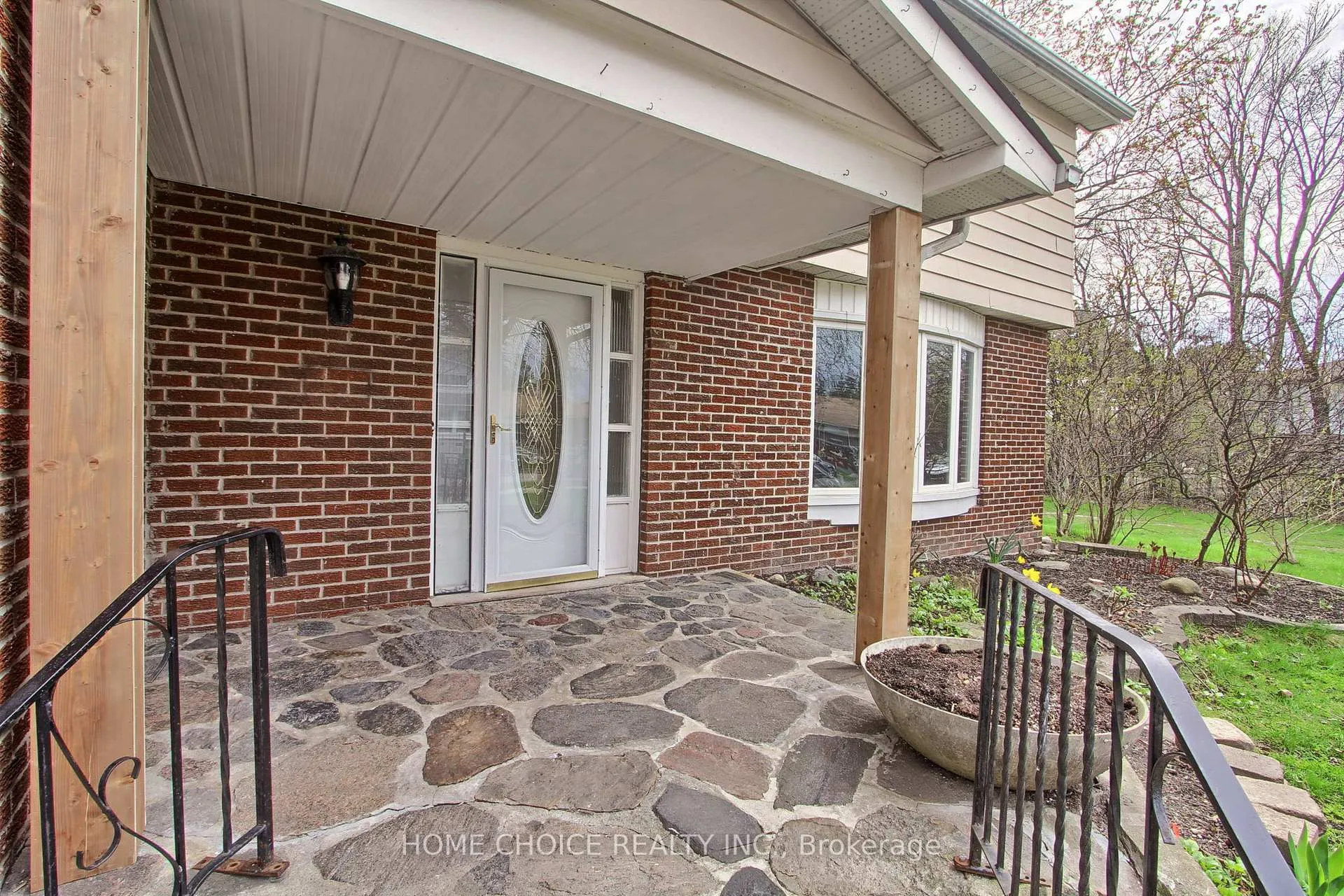 Photo 5 of 140 Michael Boulevard, Whitby, Lynde Creek — HOMEH