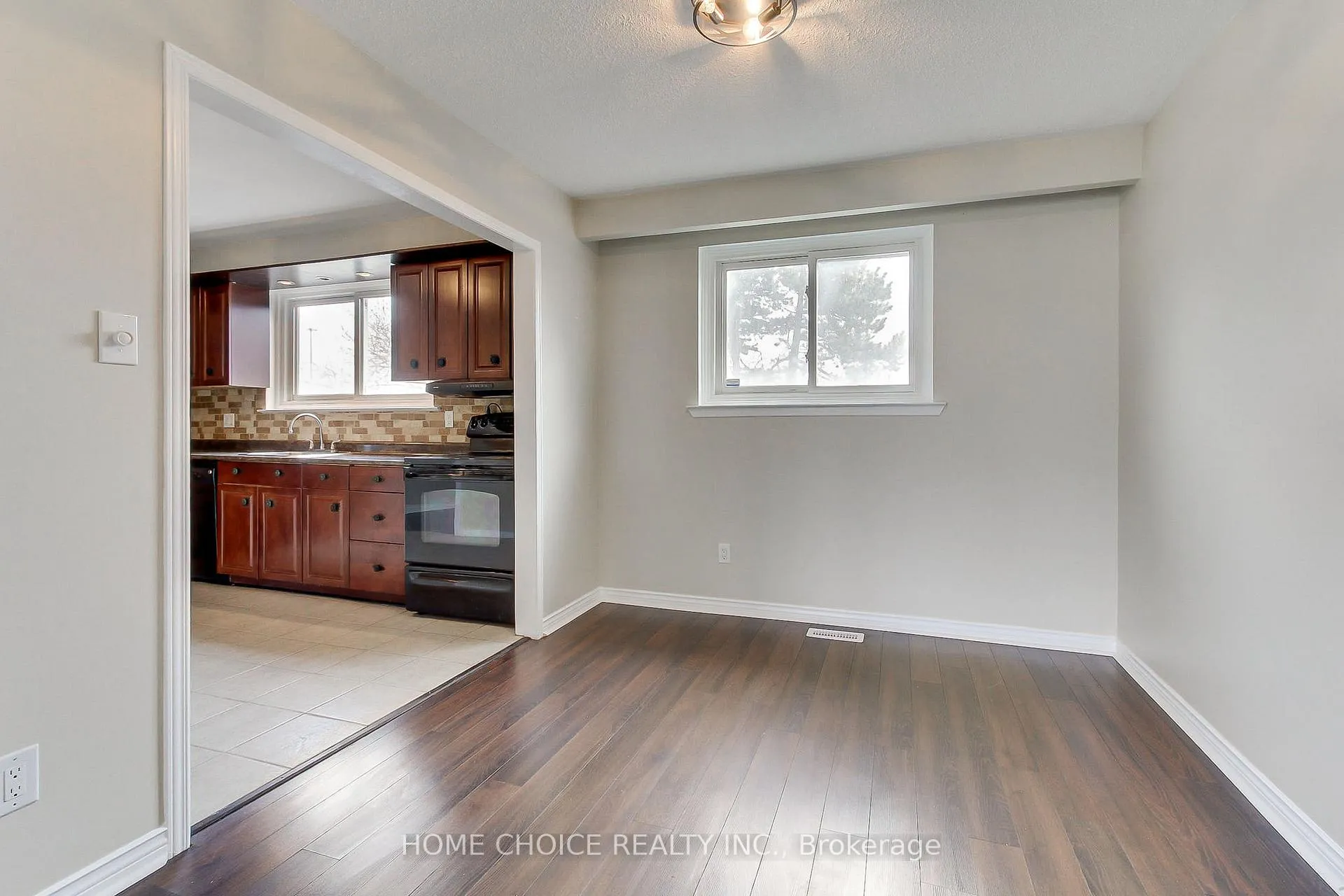 Photo 13 of 140 Michael Boulevard, Whitby, Lynde Creek — HOMEH