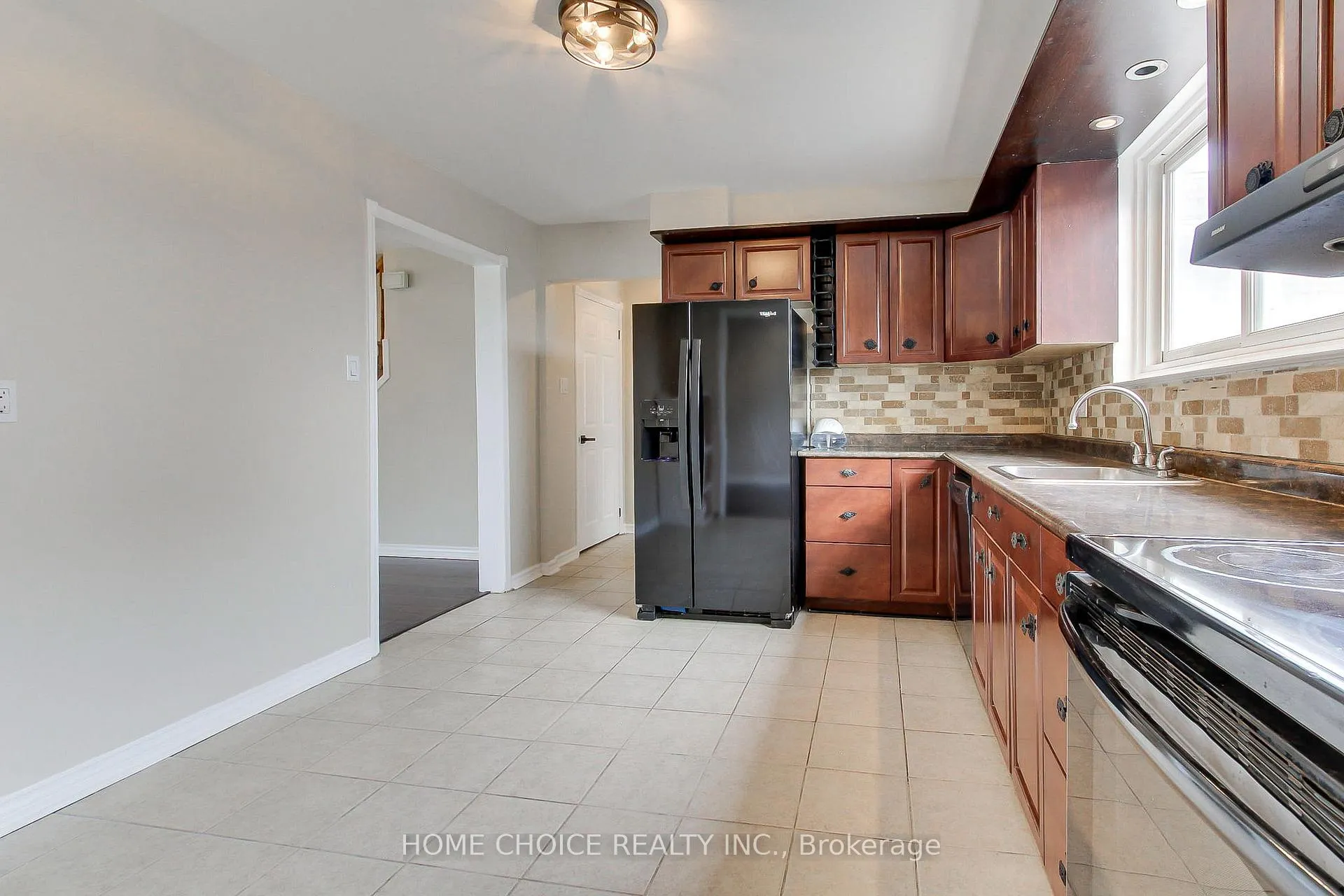 Photo 19 of 140 Michael Boulevard, Whitby, Lynde Creek — HOMEH