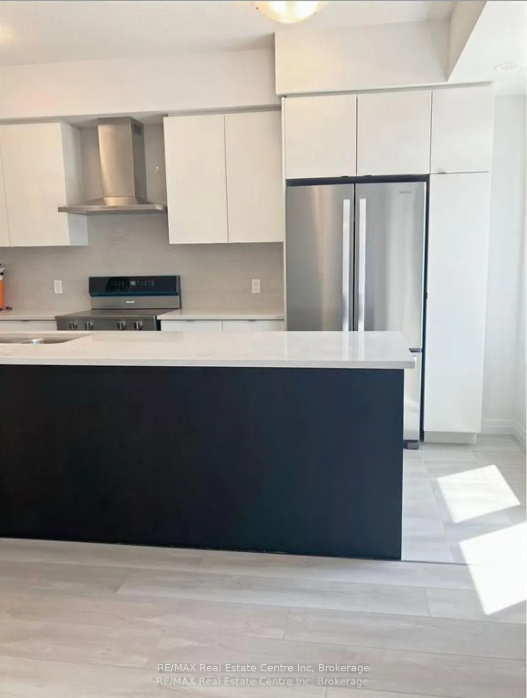 Photo 3 of 57 Thatcher Drive, Guelph, Kortright East — HOMEH