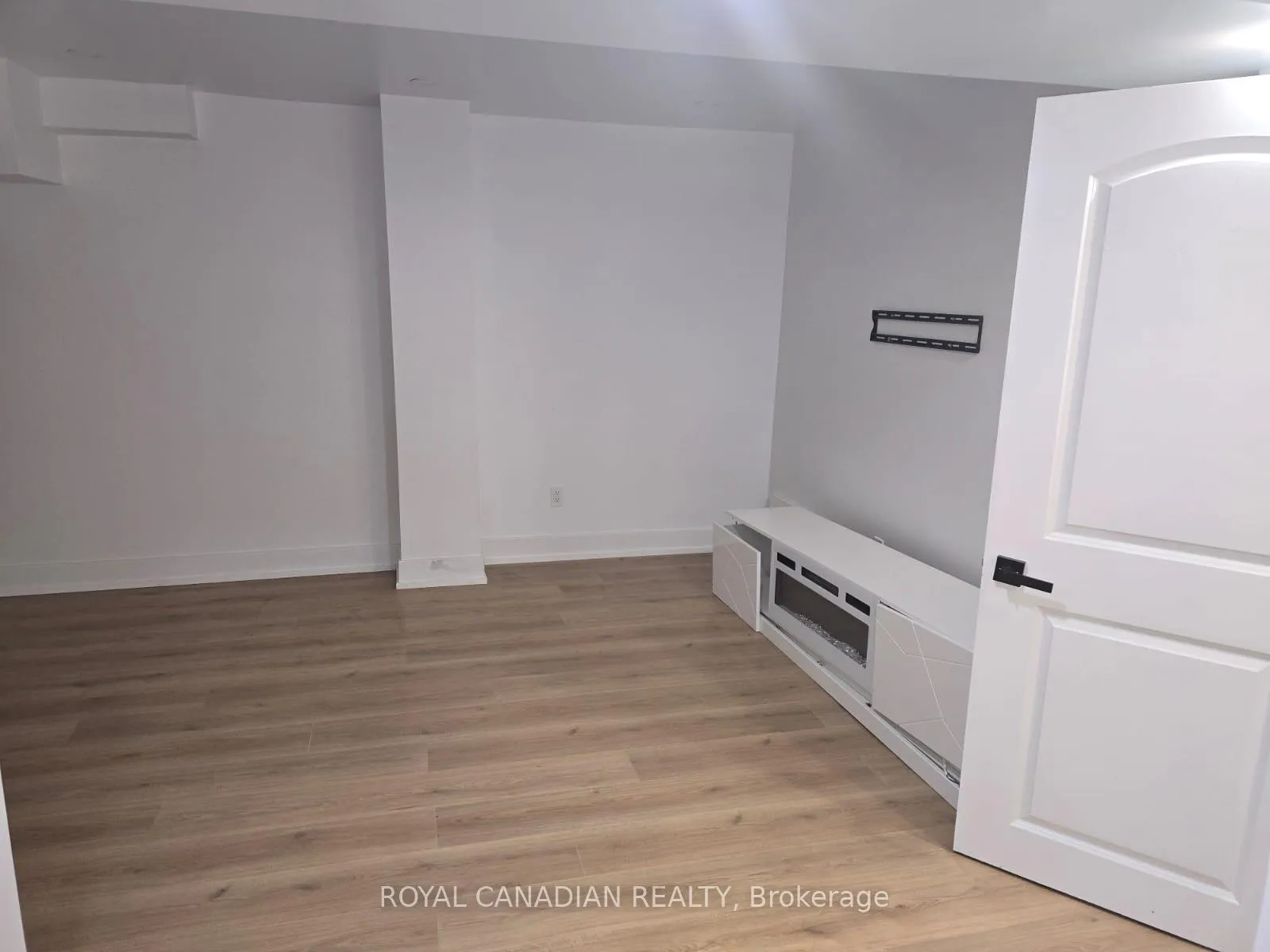 Photo 5 of Unit BSMT, 1569 Edgecroft Drive, Pickering, Duffin Heights — HOMEH