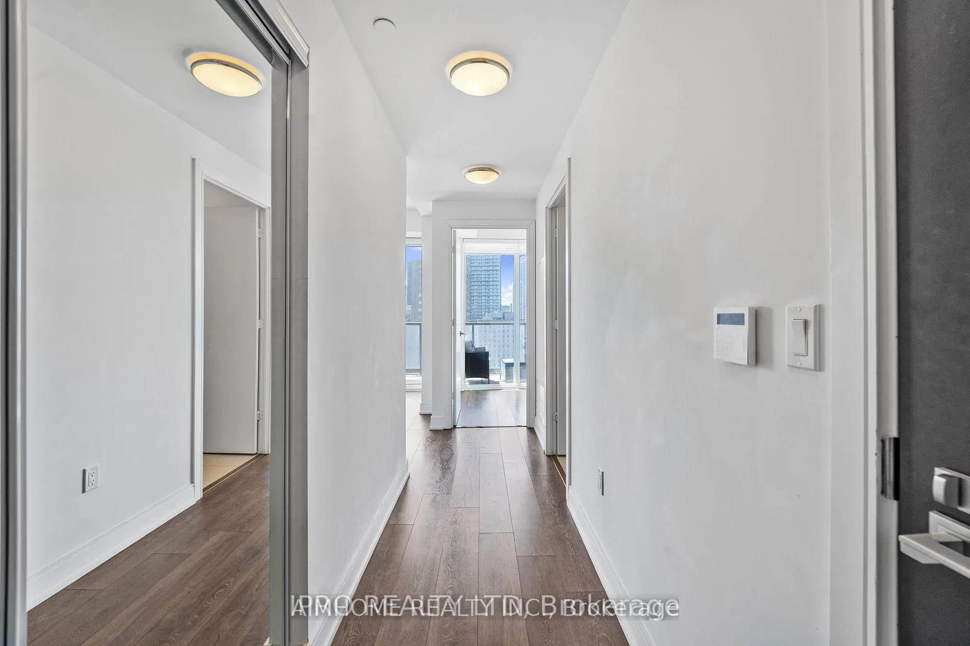 Photo 4 of Unit 2611, 89 Mcgill Street, Toronto, Church-Yonge Corridor — HOMEH