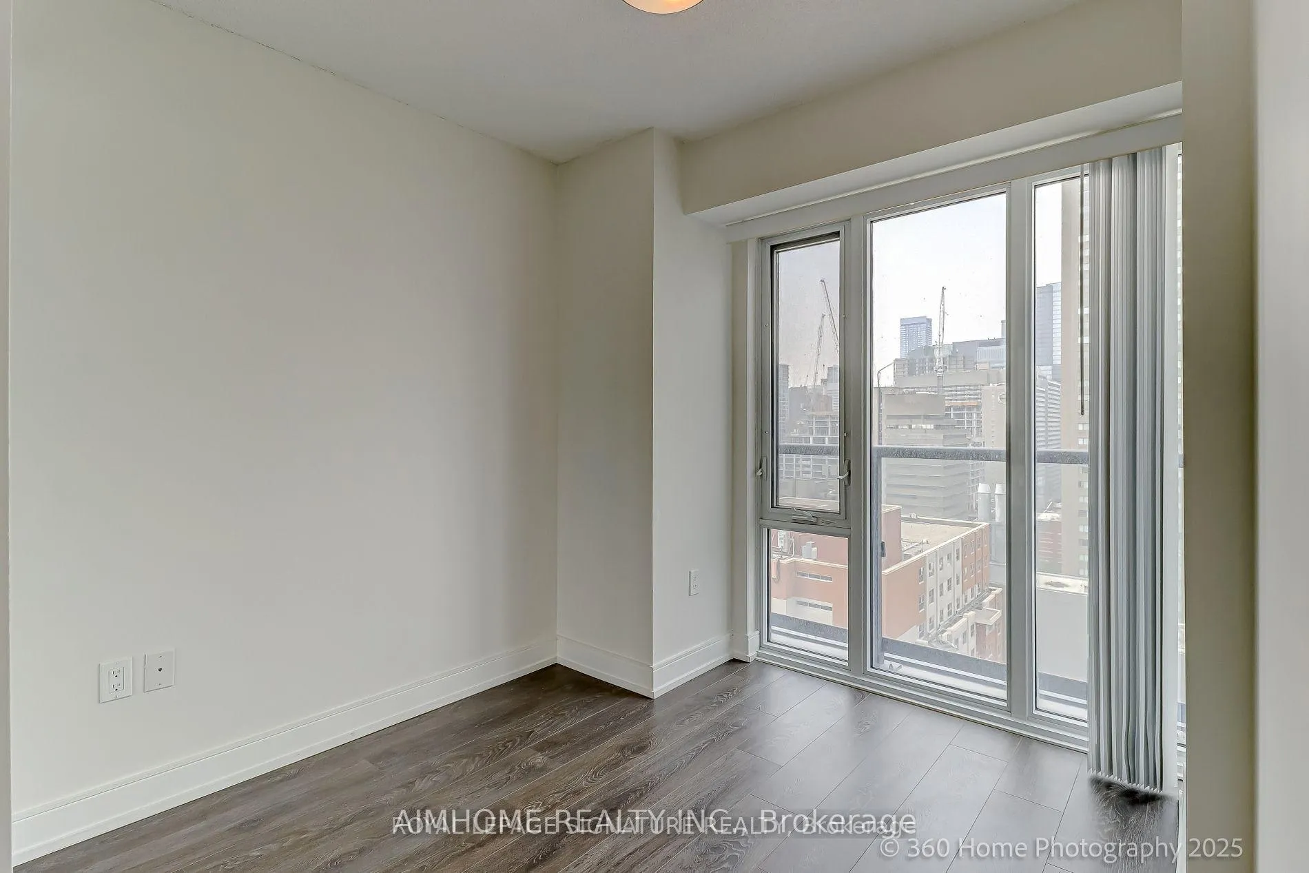 Photo 7 of Unit 2611, 89 Mcgill Street, Toronto, Church-Yonge Corridor — HOMEH