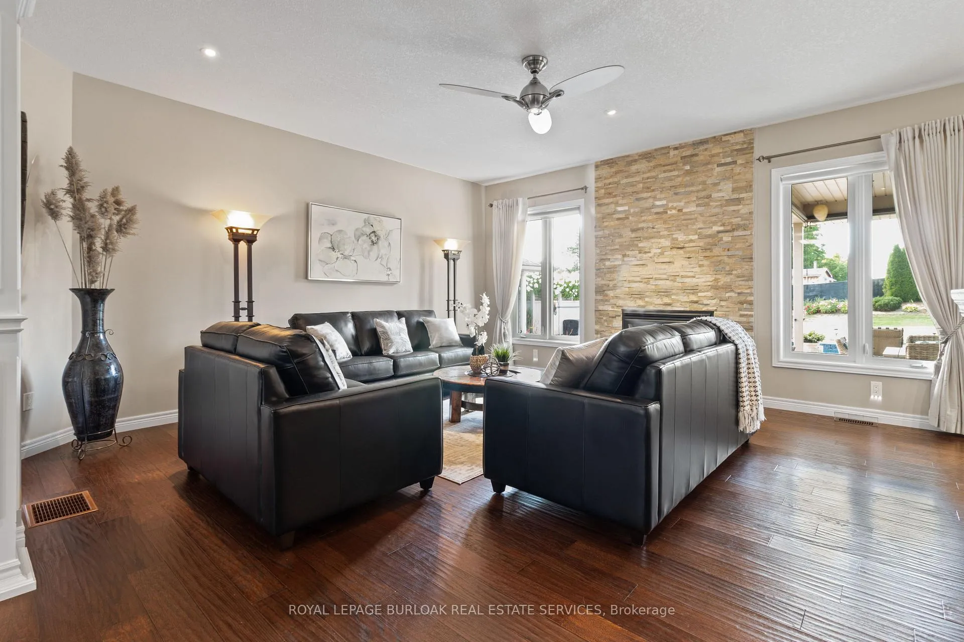 Photo 11 of 21 Farrow Road, Brantford, Oakhill Dr — HOMEH