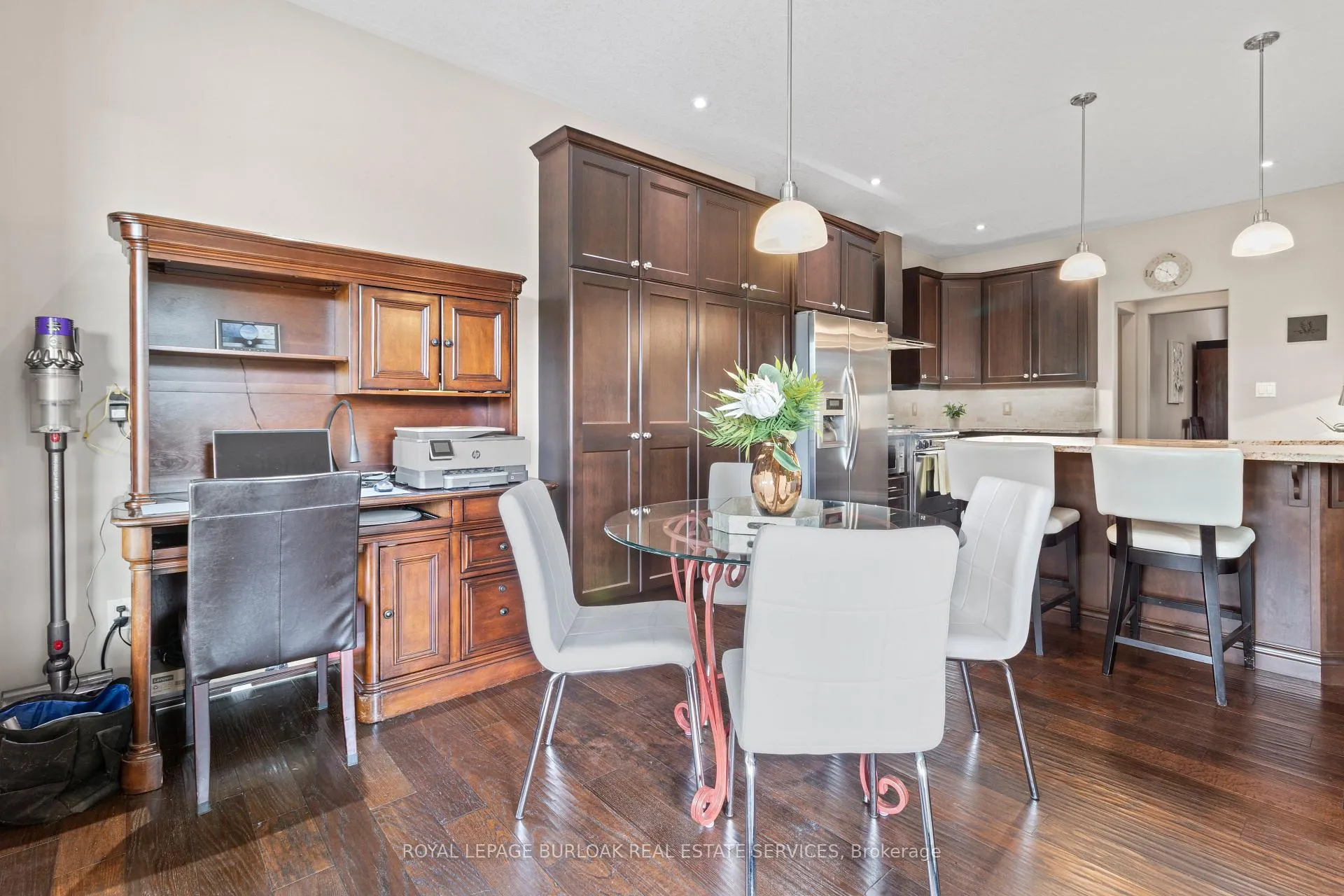 Photo 15 of 21 Farrow Road, Brantford, Oakhill Dr — HOMEH