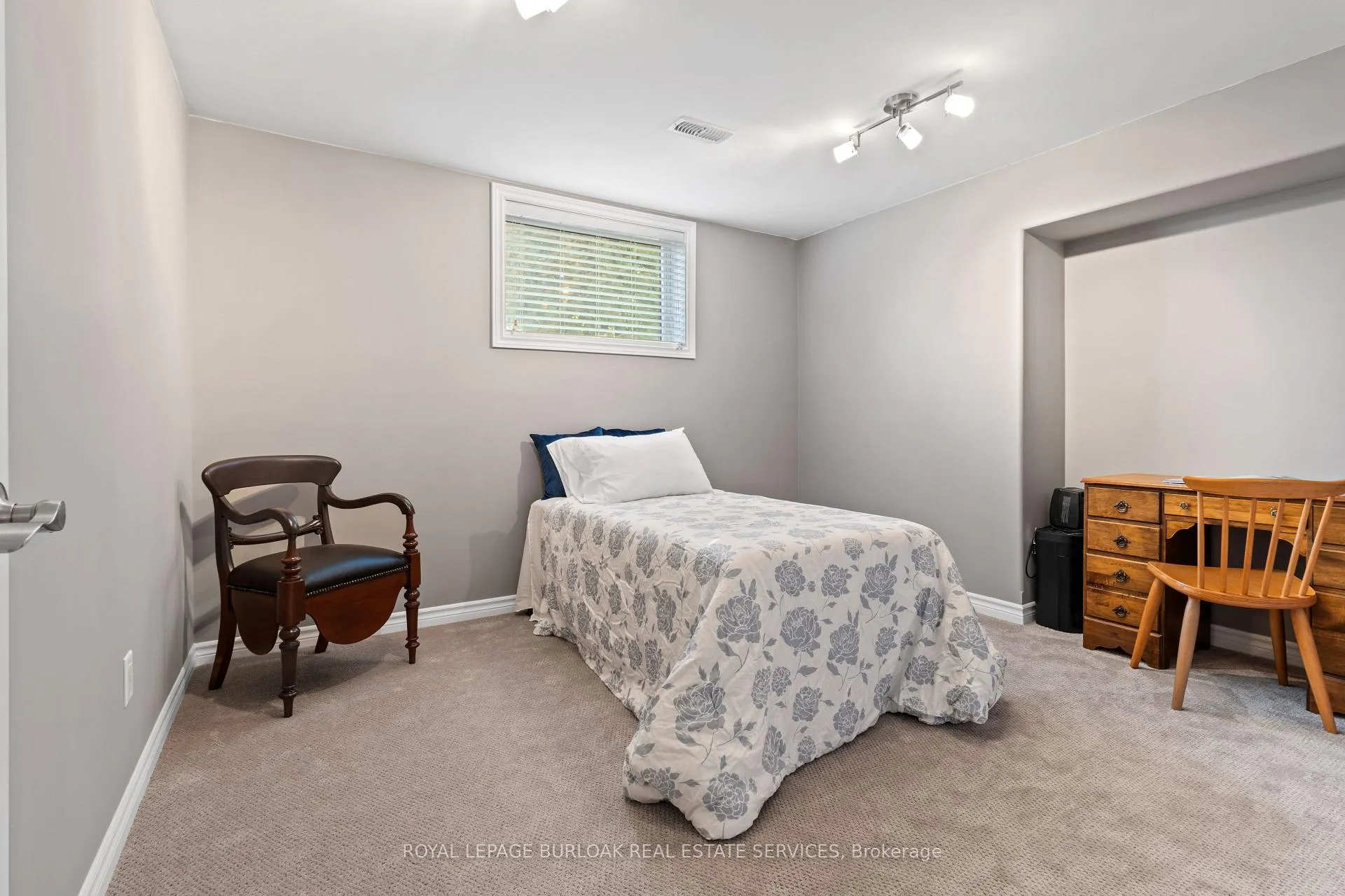 Photo 39 of 21 Farrow Road, Brantford, Oakhill Dr — HOMEH