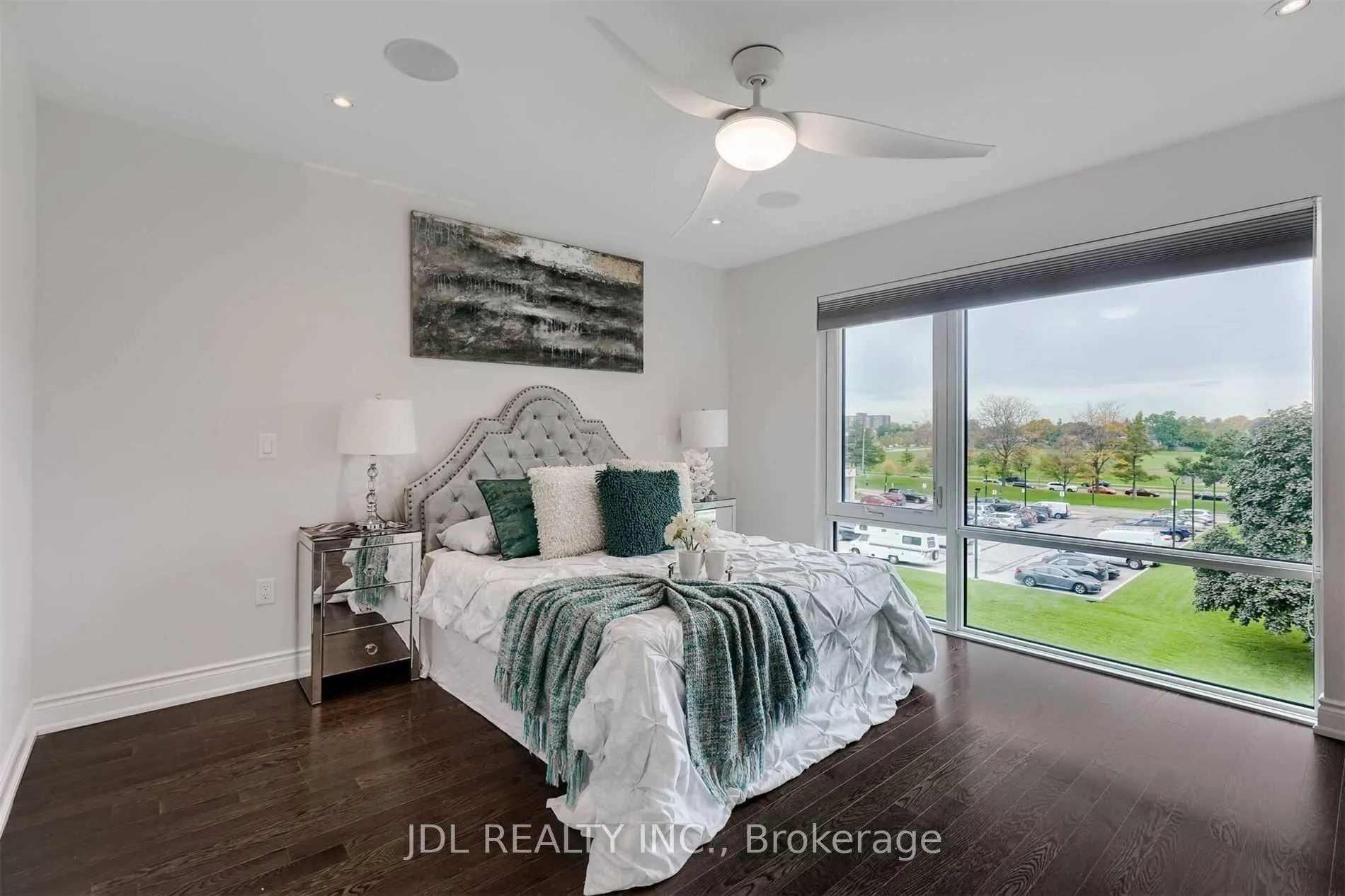 Photo 18 of 44 Pony Farm Drive, Etobicoke, Willowridge-Martingrove-Richview — HOMEH
