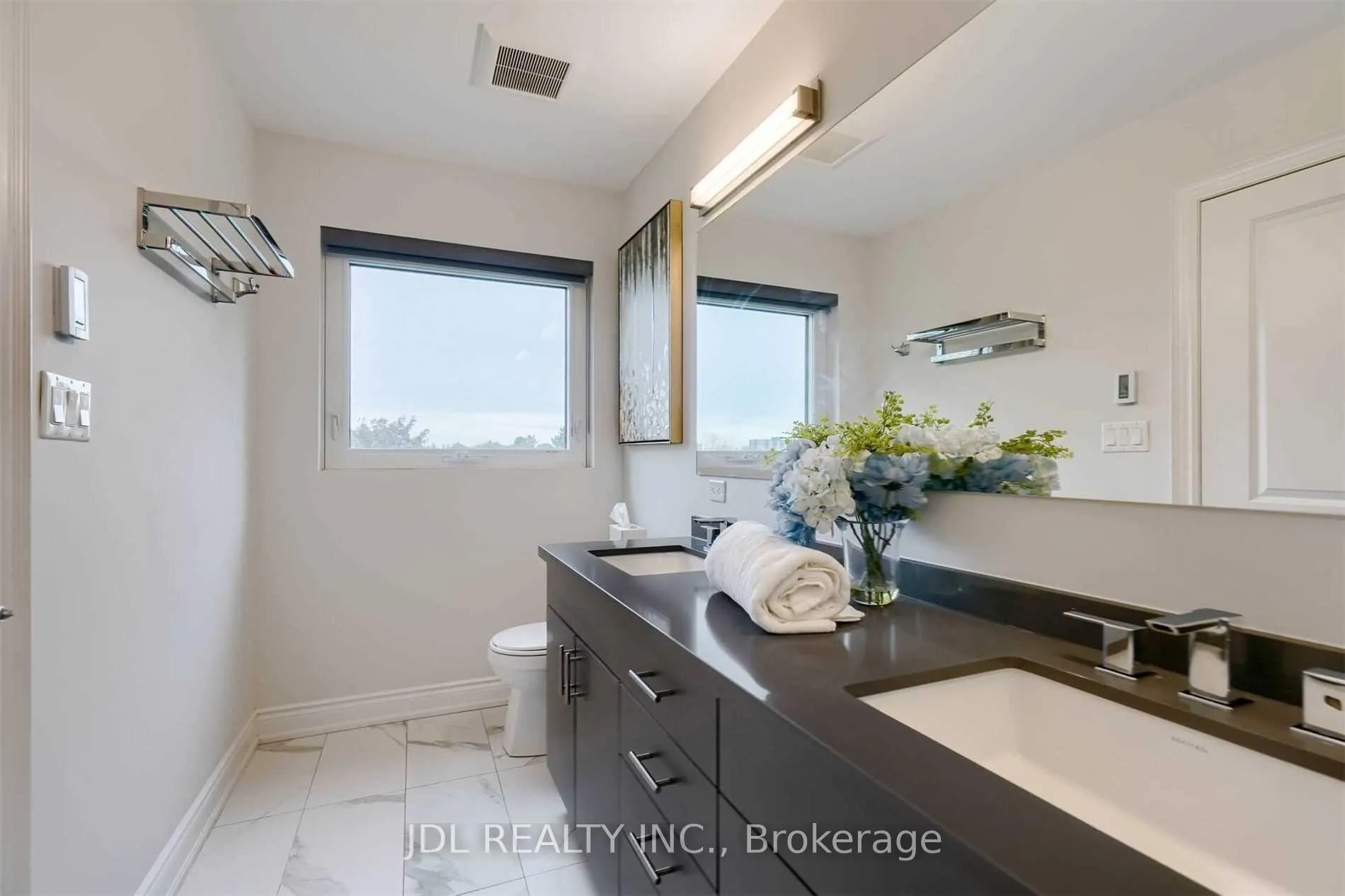 Photo 22 of 44 Pony Farm Drive, Etobicoke, Willowridge-Martingrove-Richview — HOMEH