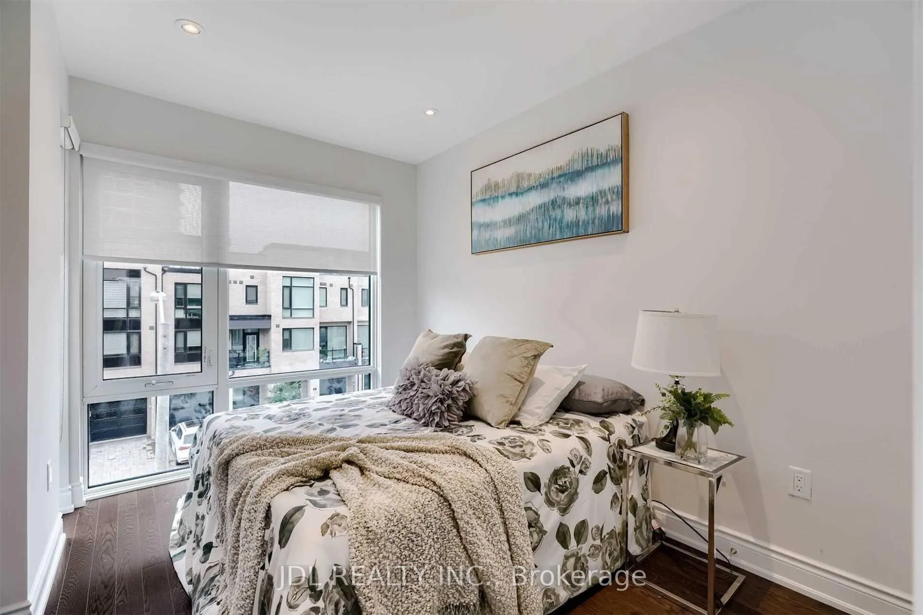Photo 24 of 44 Pony Farm Drive, Etobicoke, Willowridge-Martingrove-Richview — HOMEH