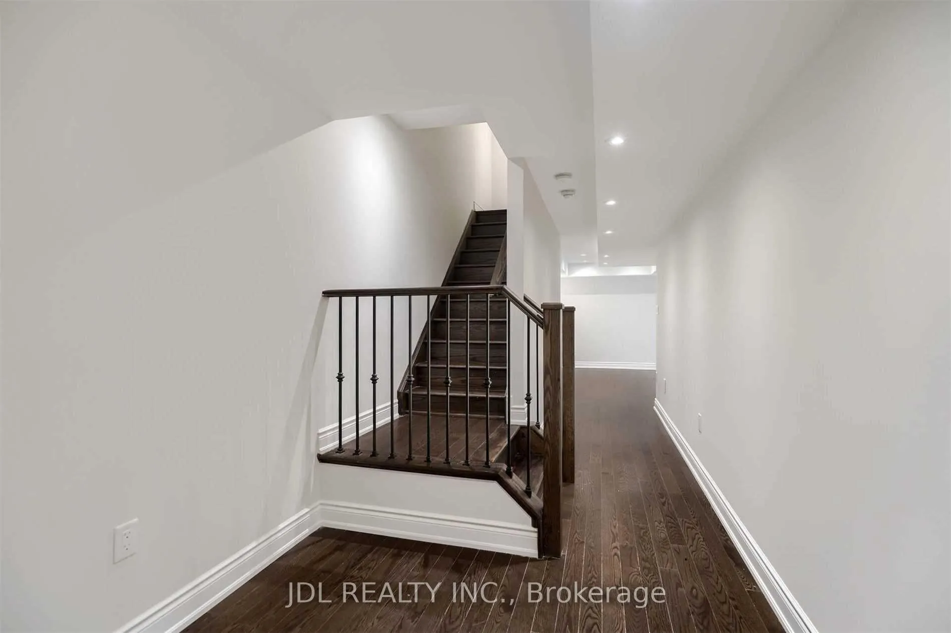 Photo 37 of 44 Pony Farm Drive, Etobicoke, Willowridge-Martingrove-Richview — HOMEH